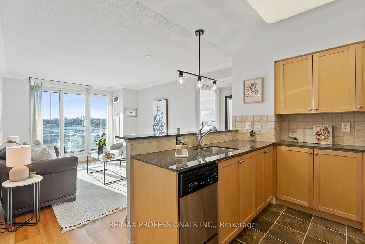 2121 Lake Shore Boulevard W, #1004