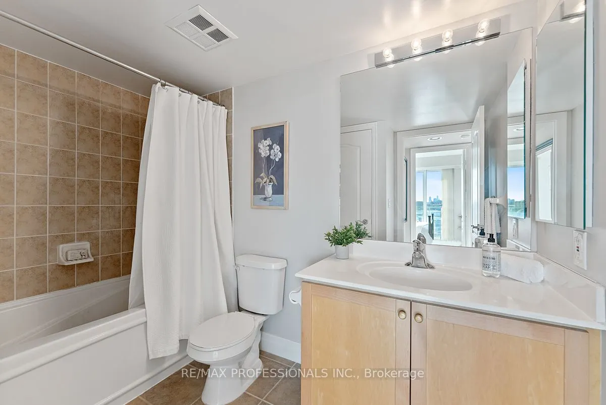 2121 Lake Shore Boulevard W, #1004