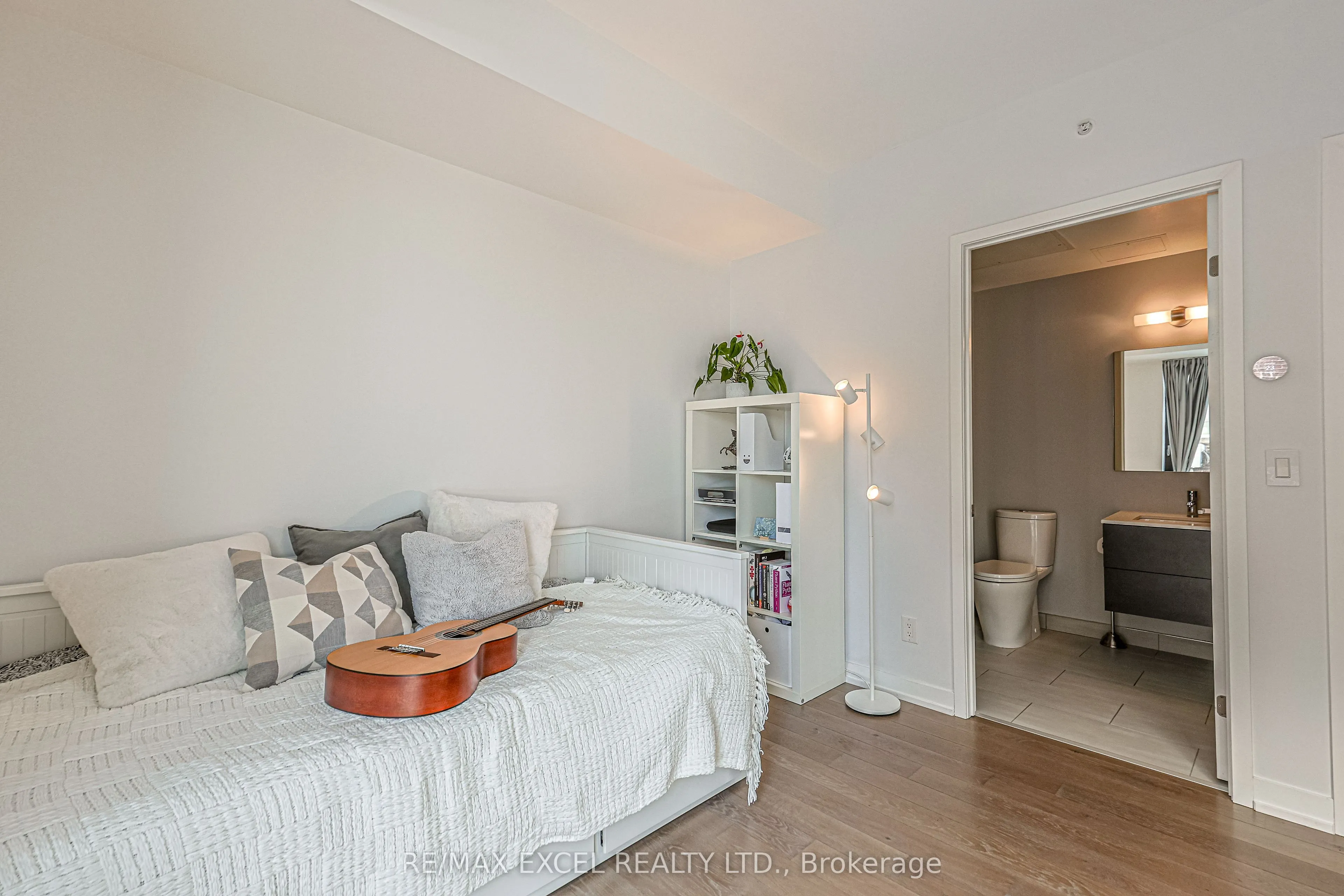 530 Indian Grove, #101