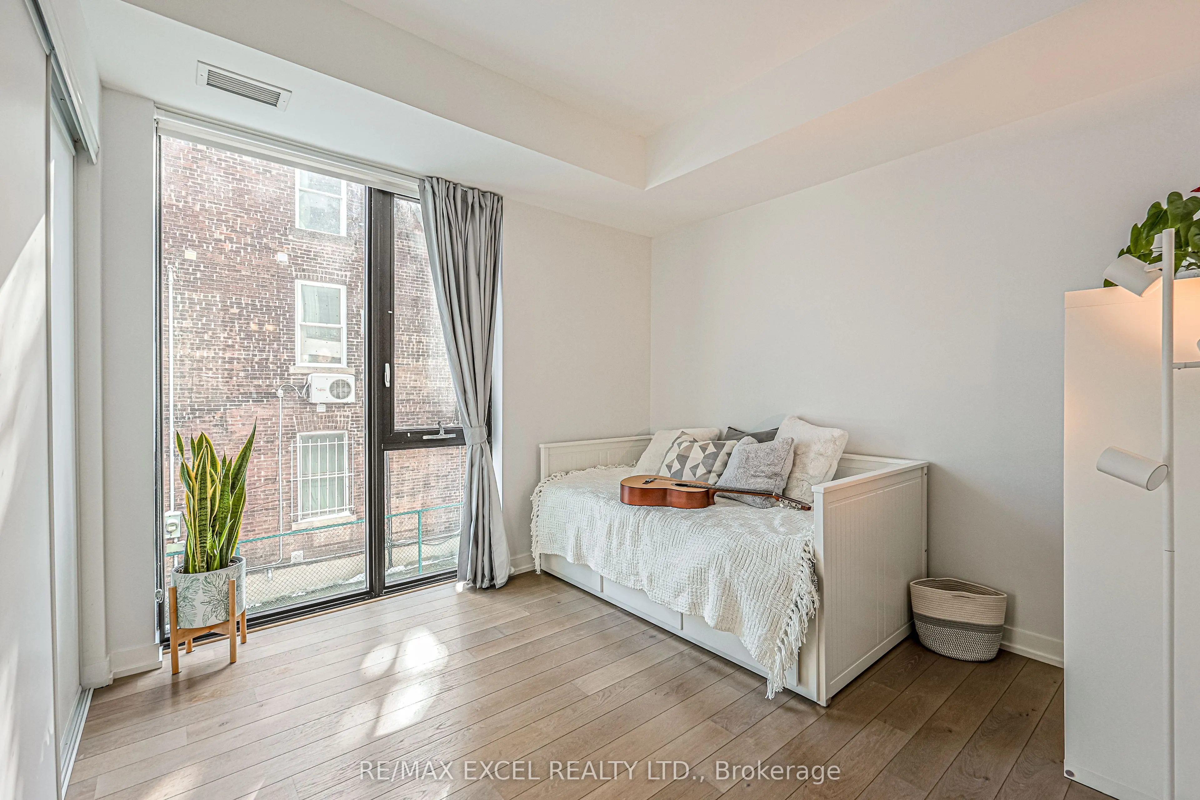 530 Indian Grove, #101