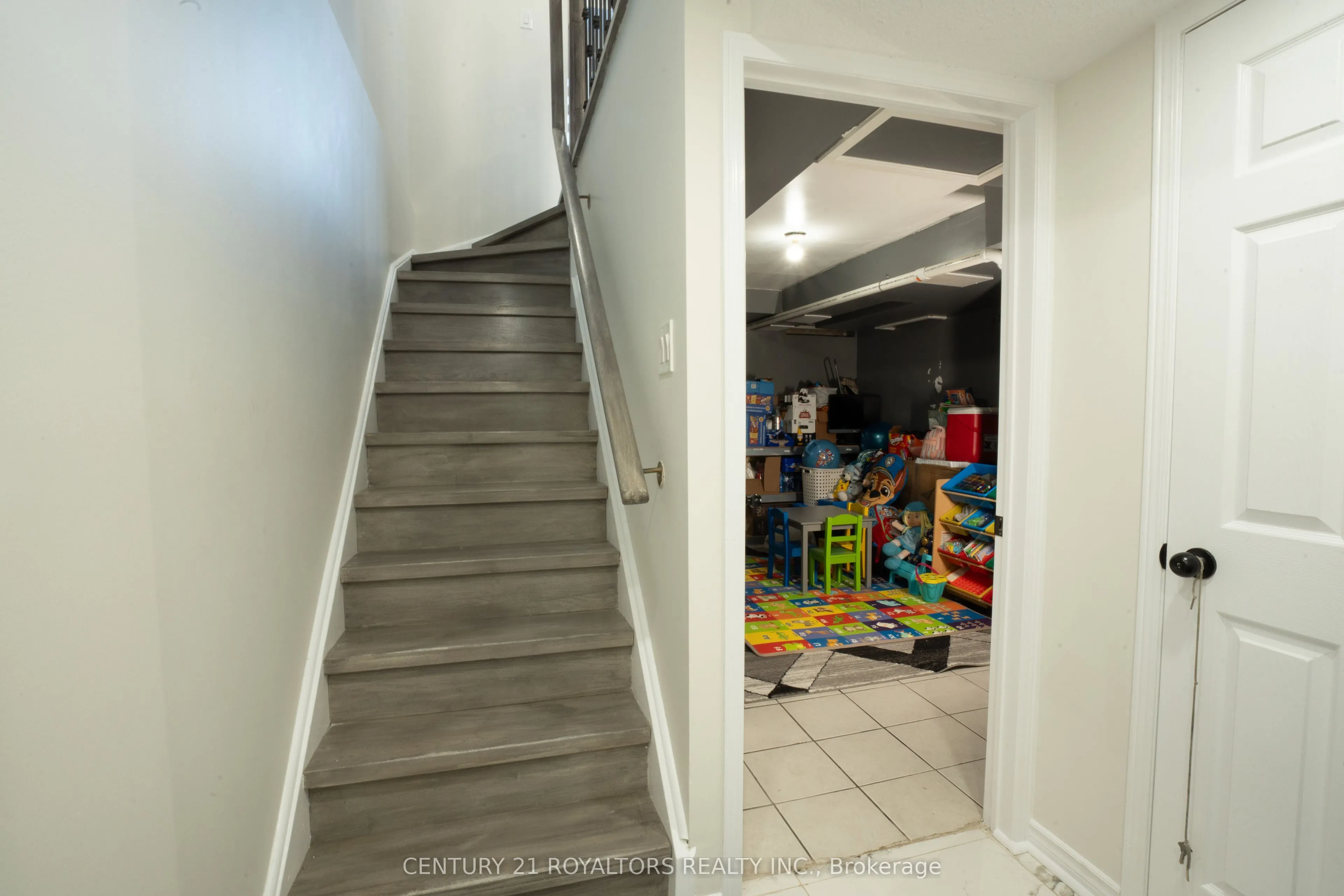 28 Spadina Road, #28