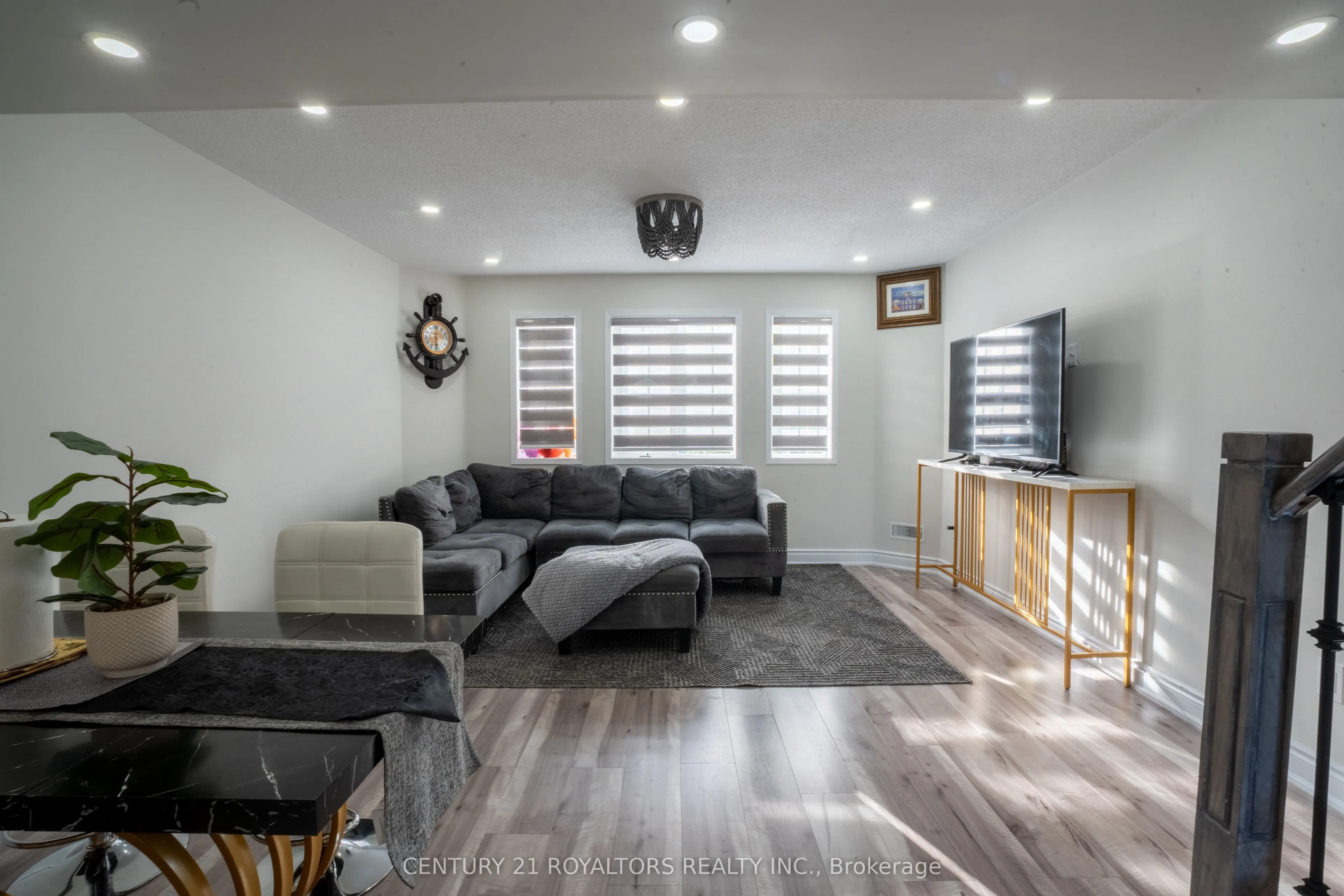 28 Spadina Road, #28