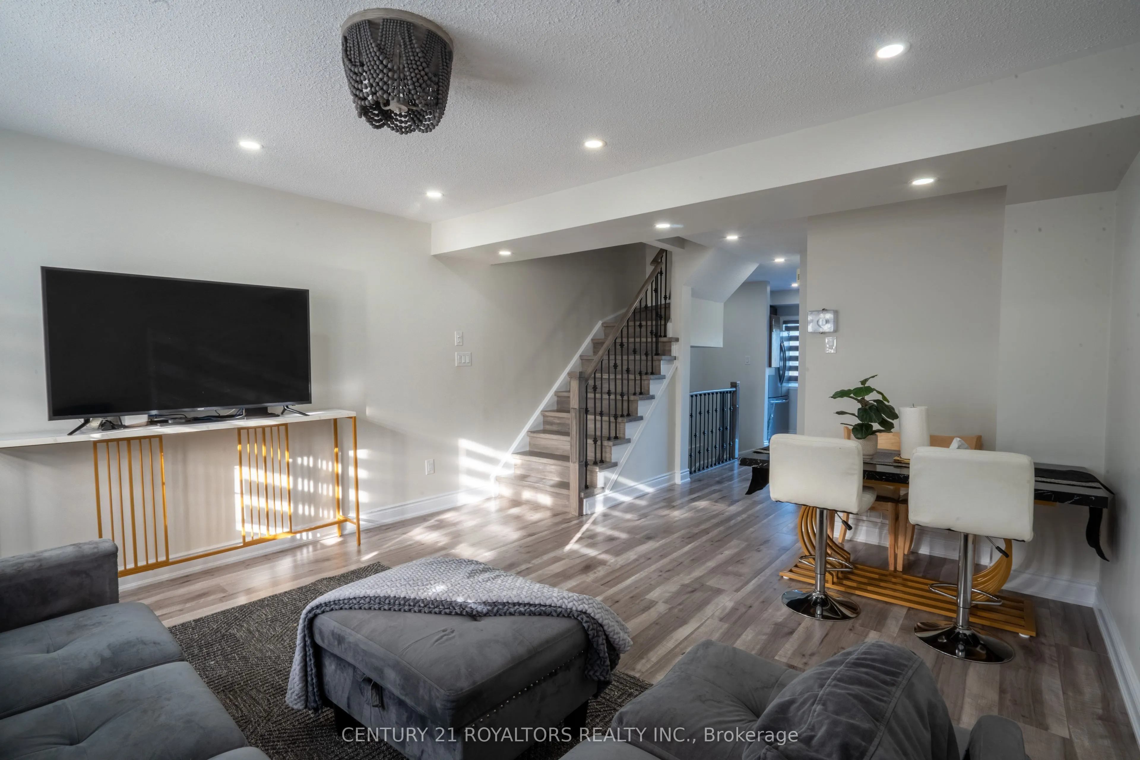28 Spadina Road, #28