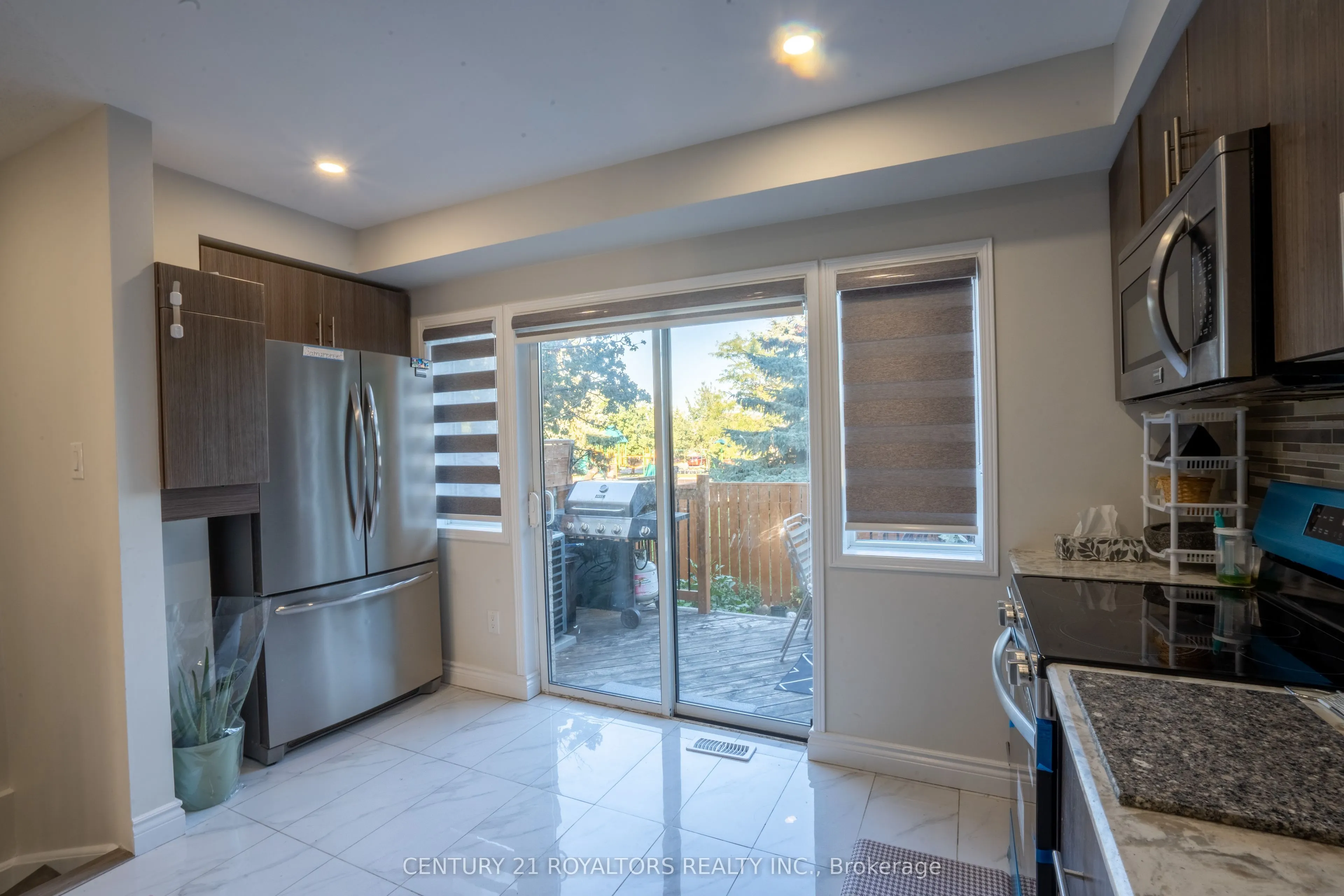 28 Spadina Road, #28