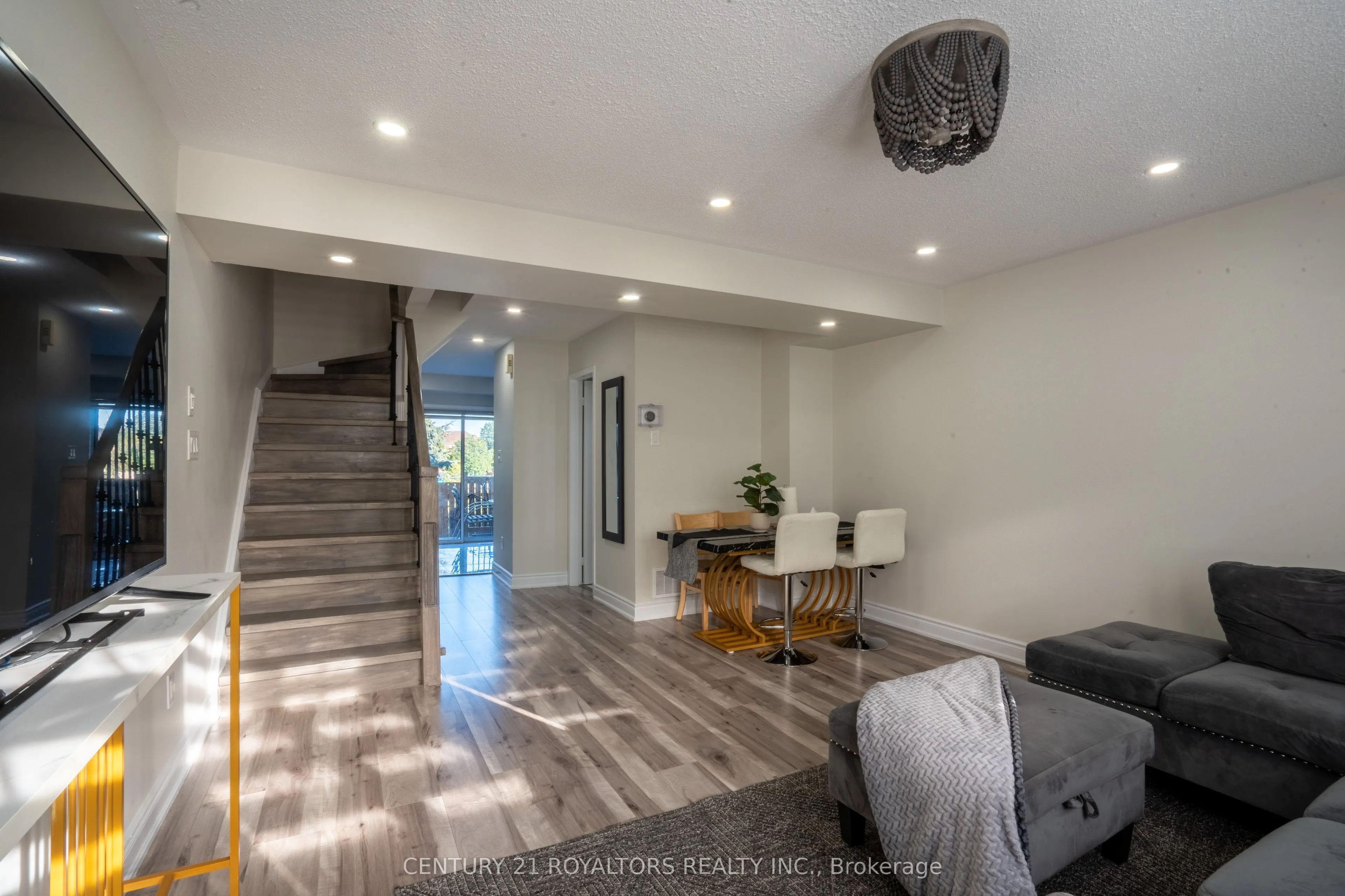 28 Spadina Road, #28