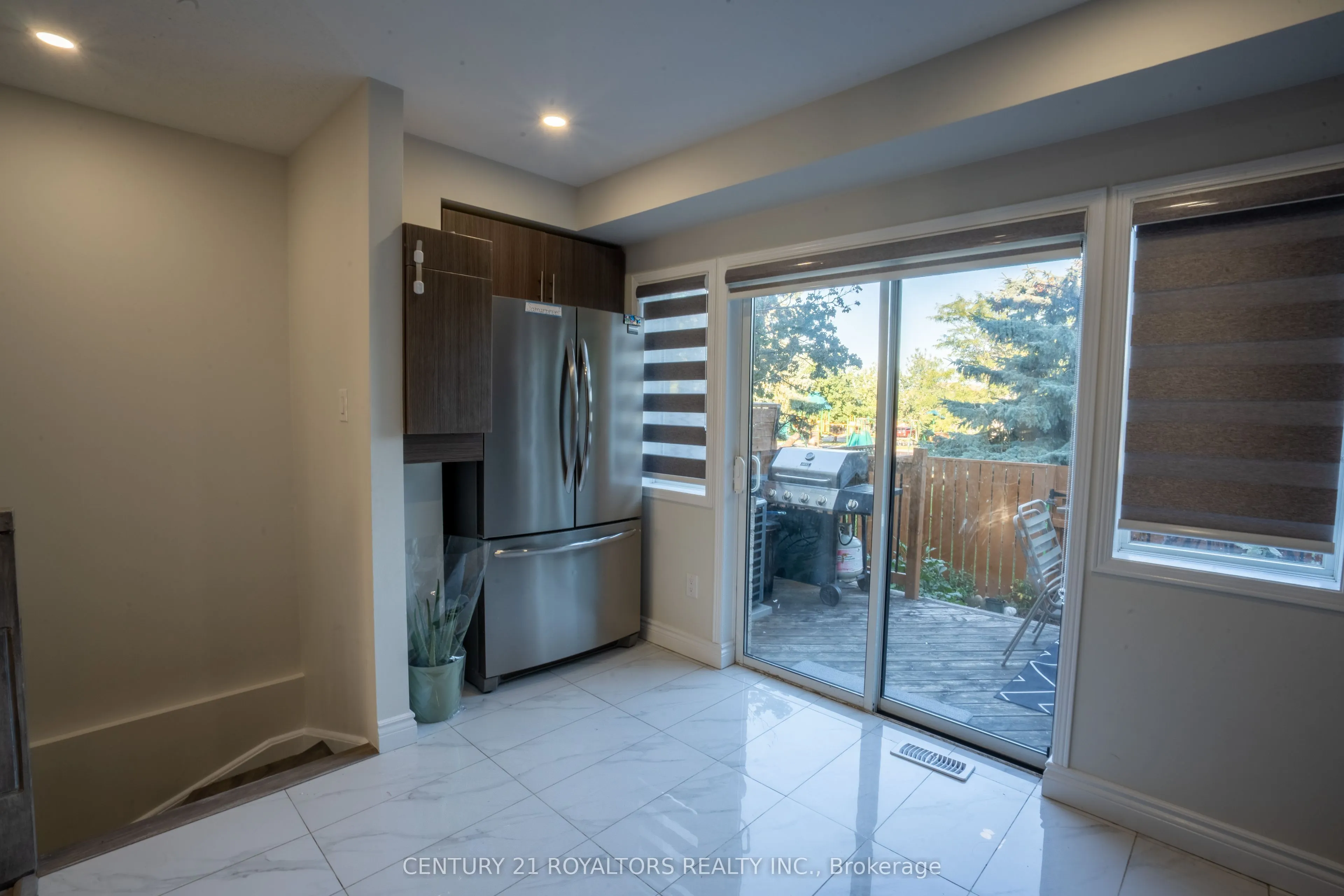 28 Spadina Road, #28