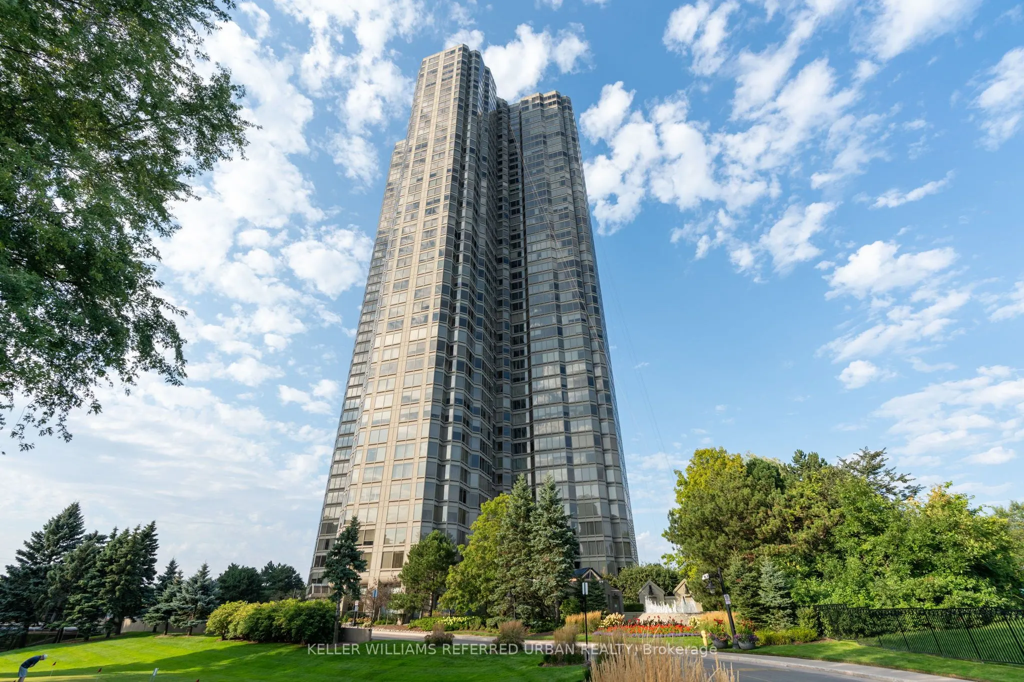 1 Palace Pier Court, #409