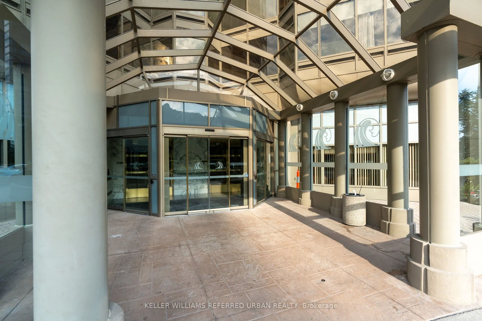 1 Palace Pier Court, #409