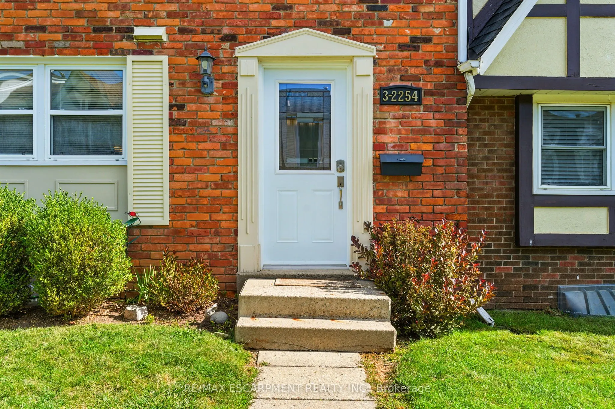 2254 Upper Middle Road, #3