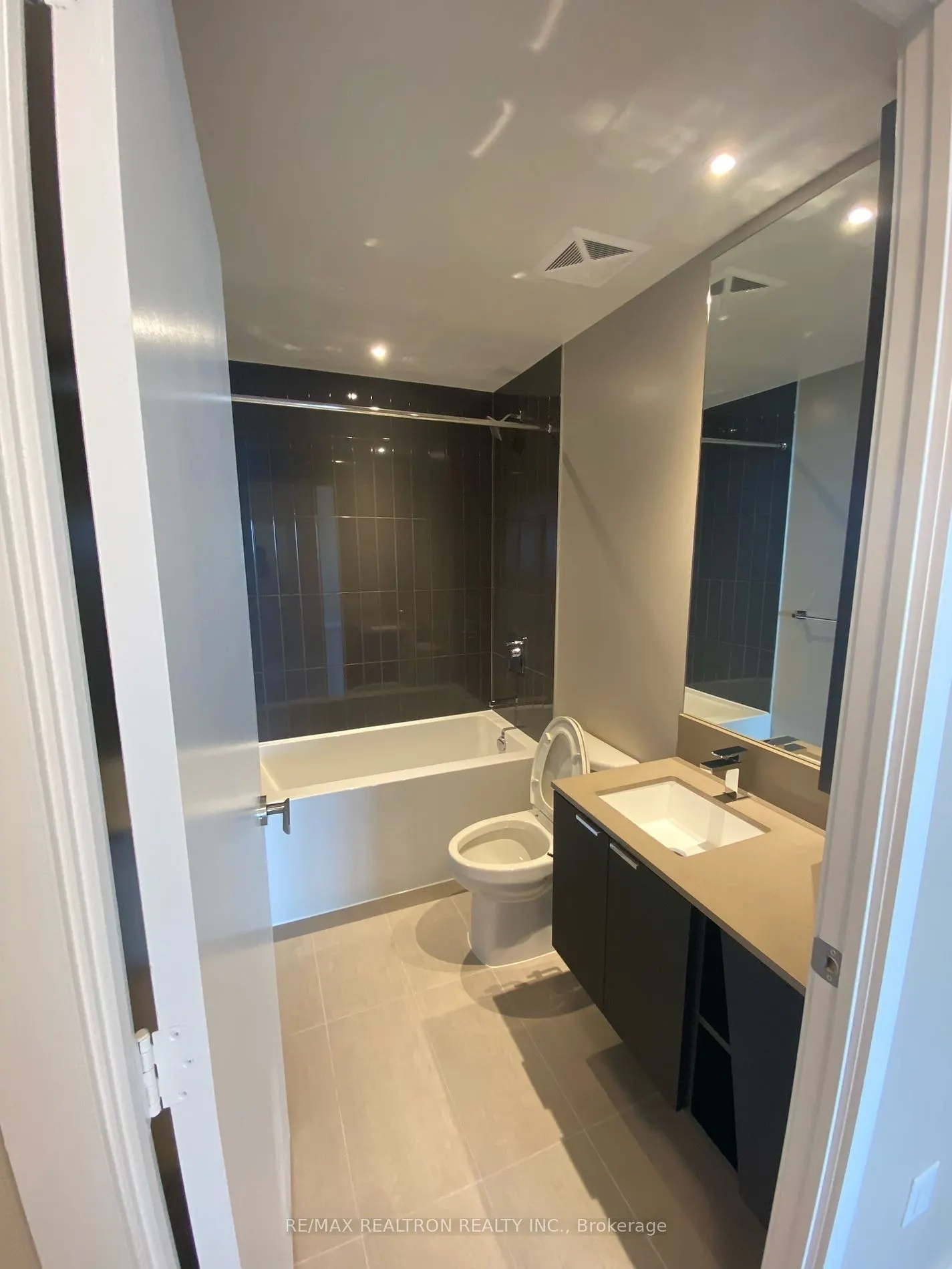3883 Quartz Road, #3004