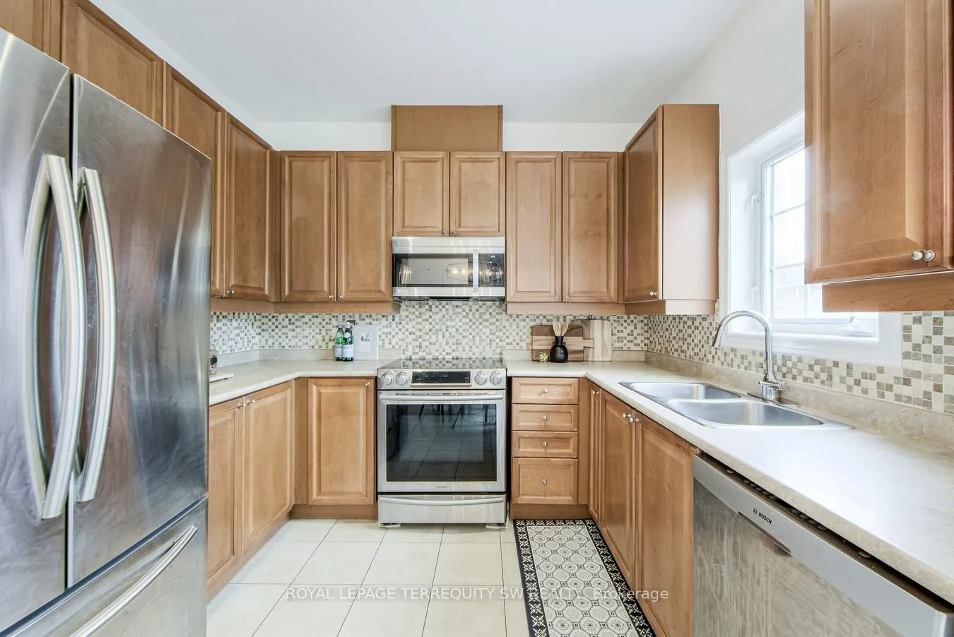 3895 Eglinton Avenue W