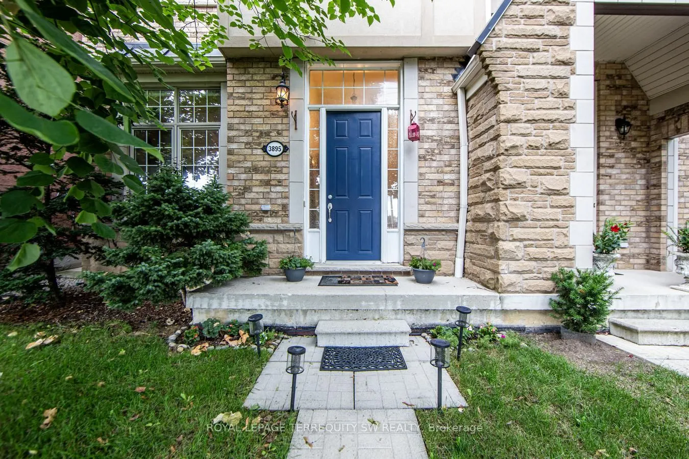 3895 Eglinton Avenue W