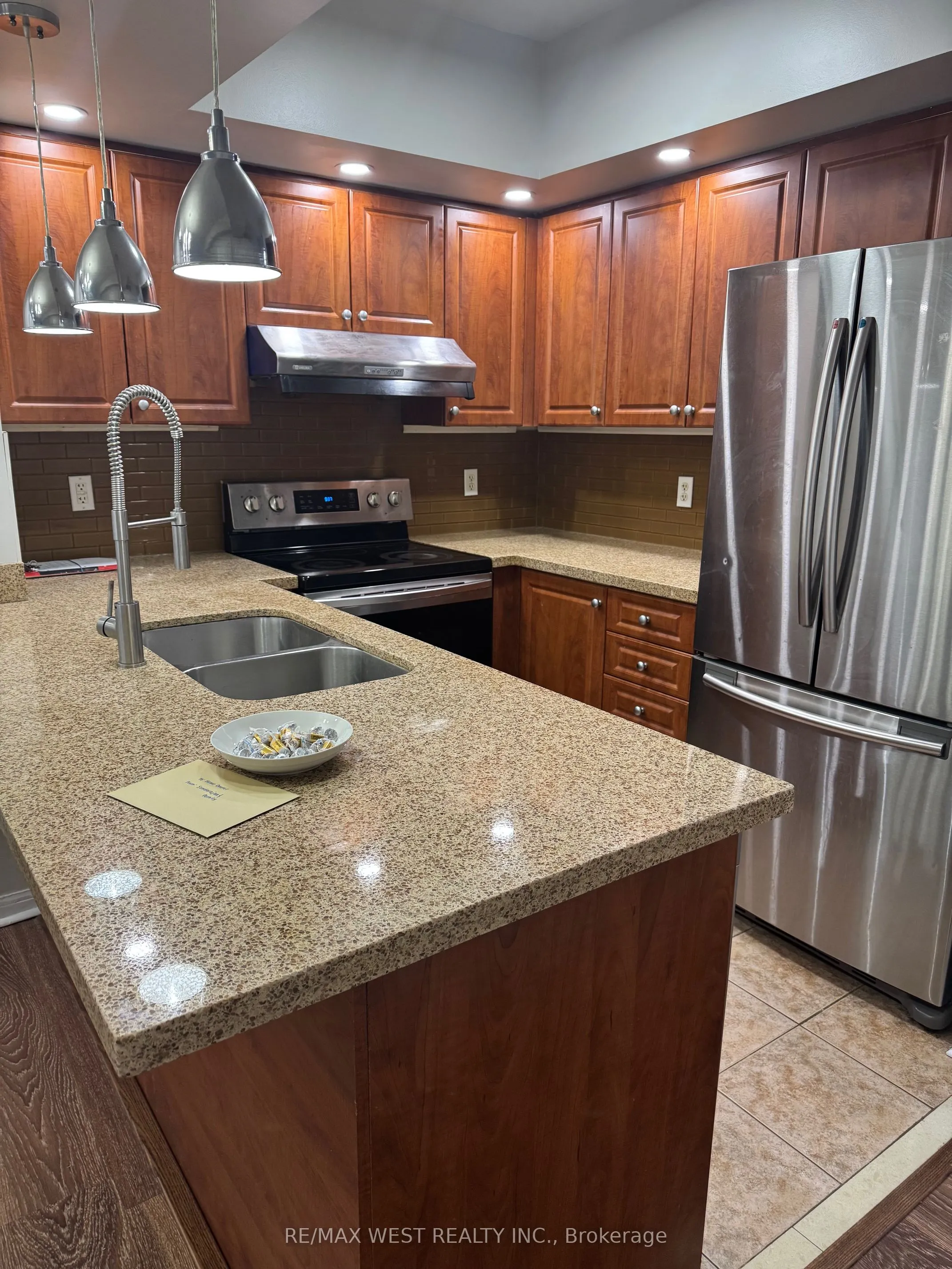 3035 Finch Avenue W, #2013