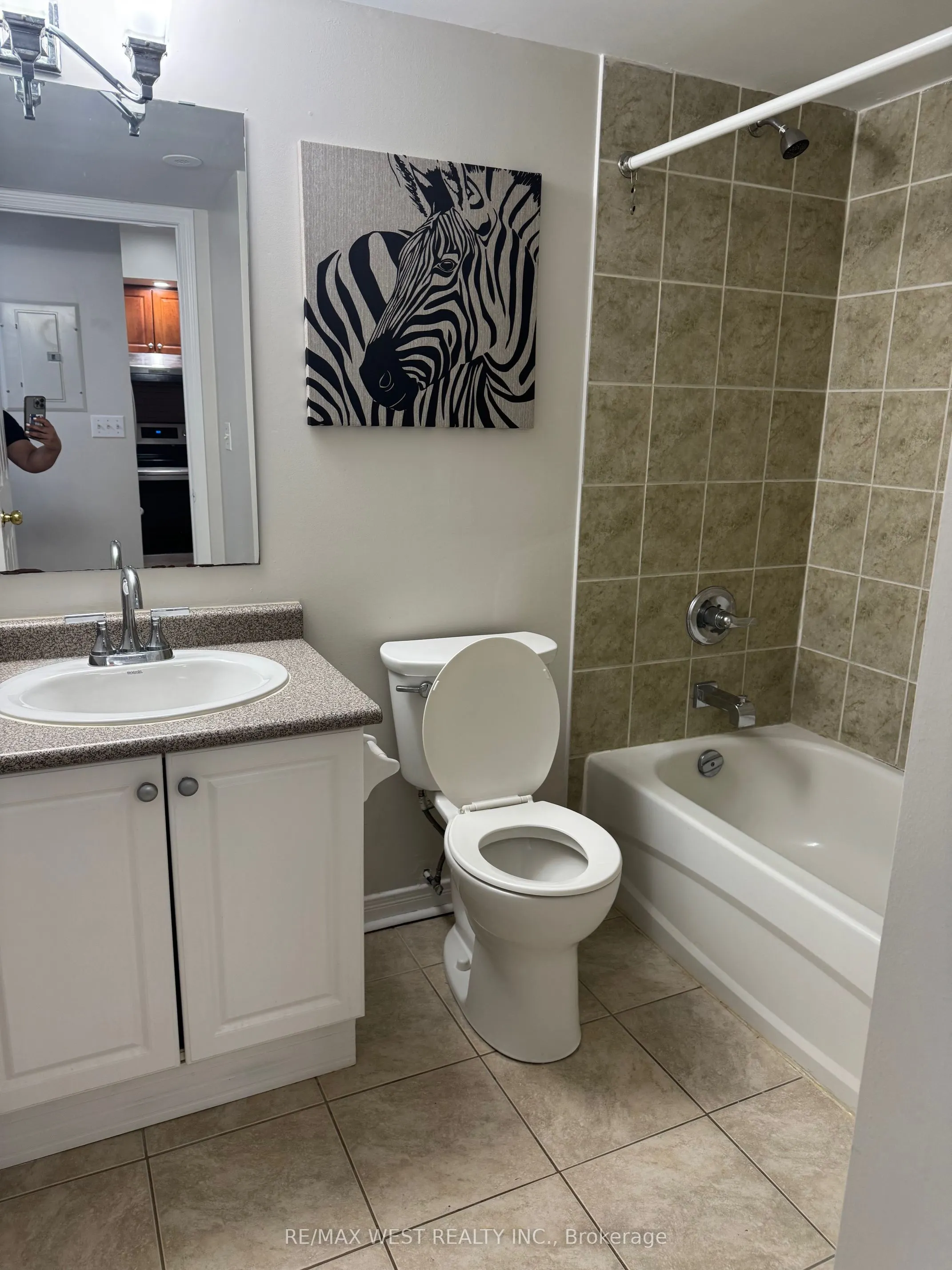 3035 Finch Avenue W, #2013