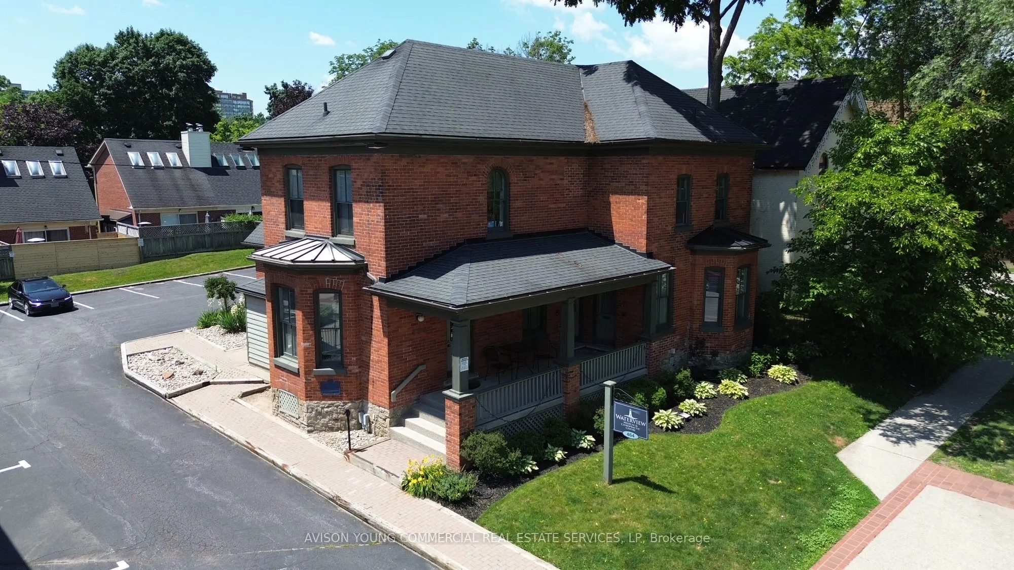 464 Locust Street