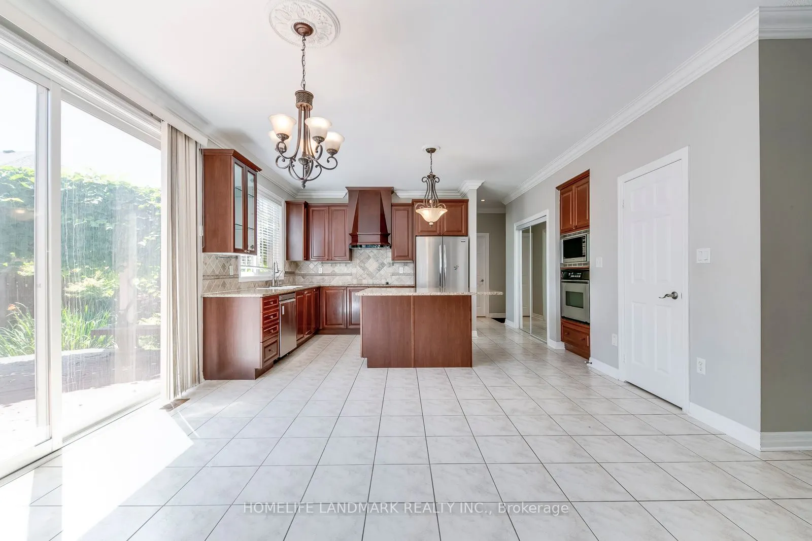 2196 Highcliffe Way