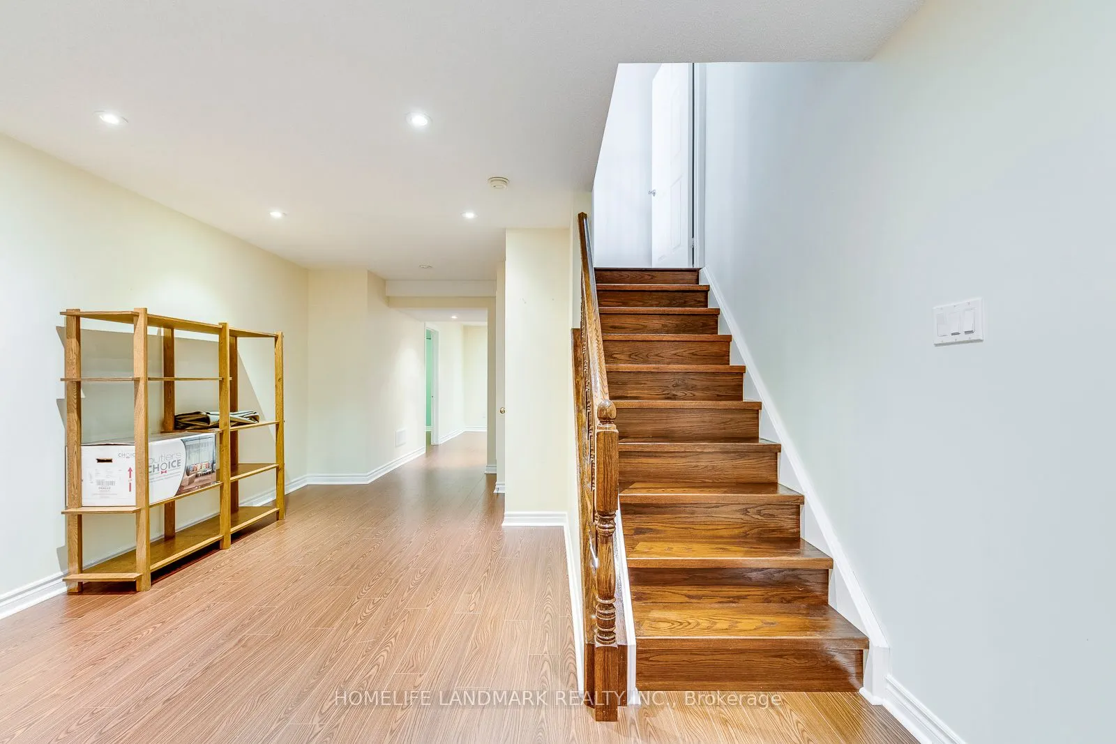 2196 Highcliffe Way