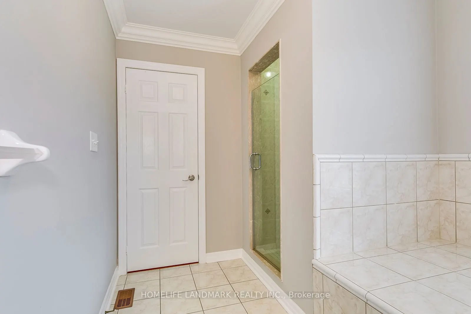 2196 Highcliffe Way