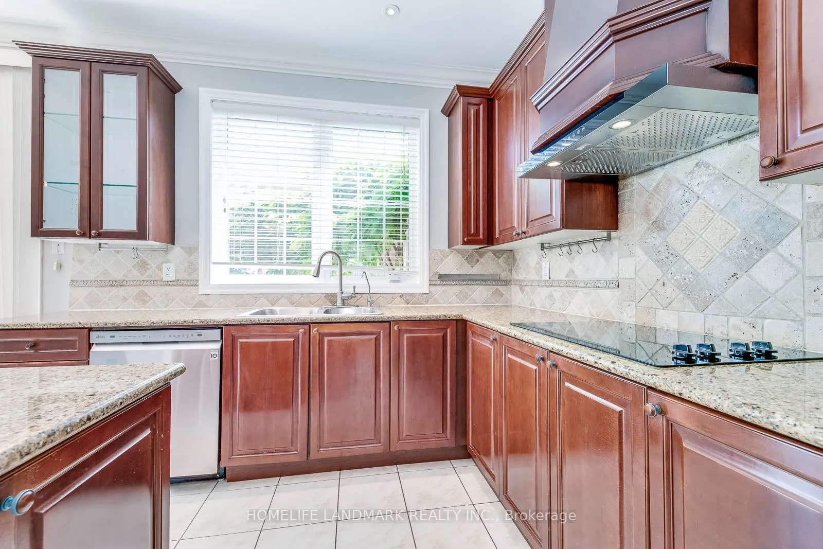 2196 Highcliffe Way