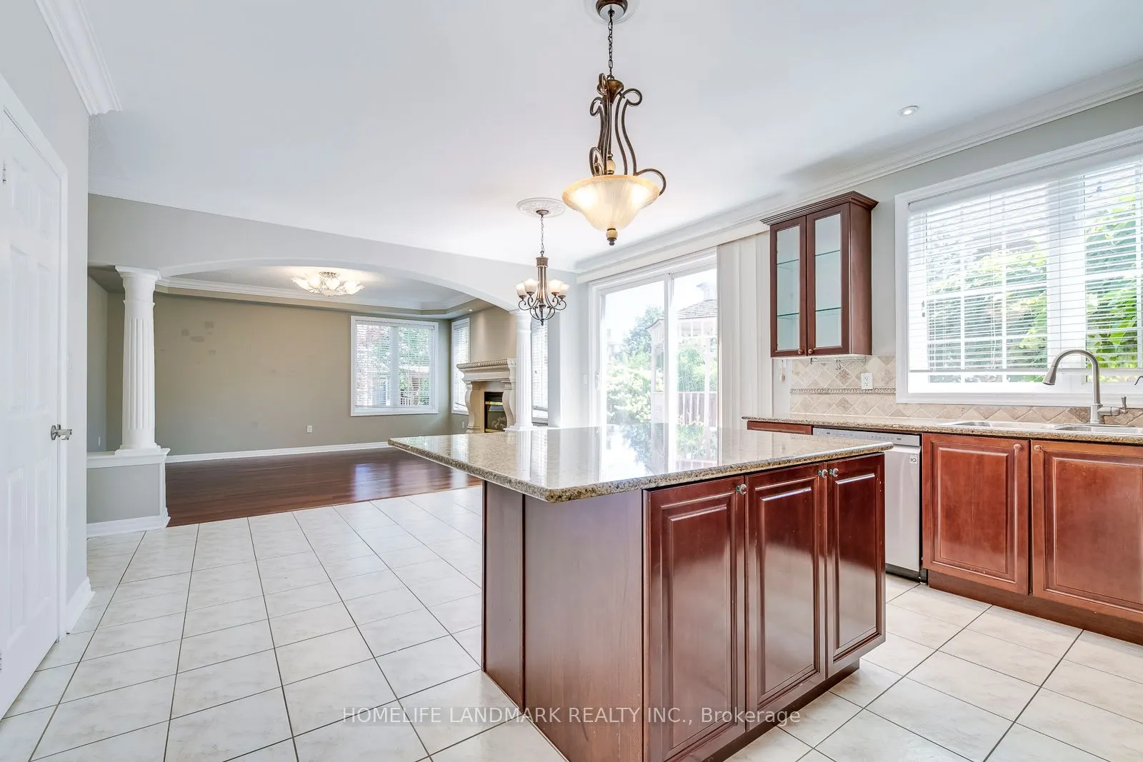 2196 Highcliffe Way