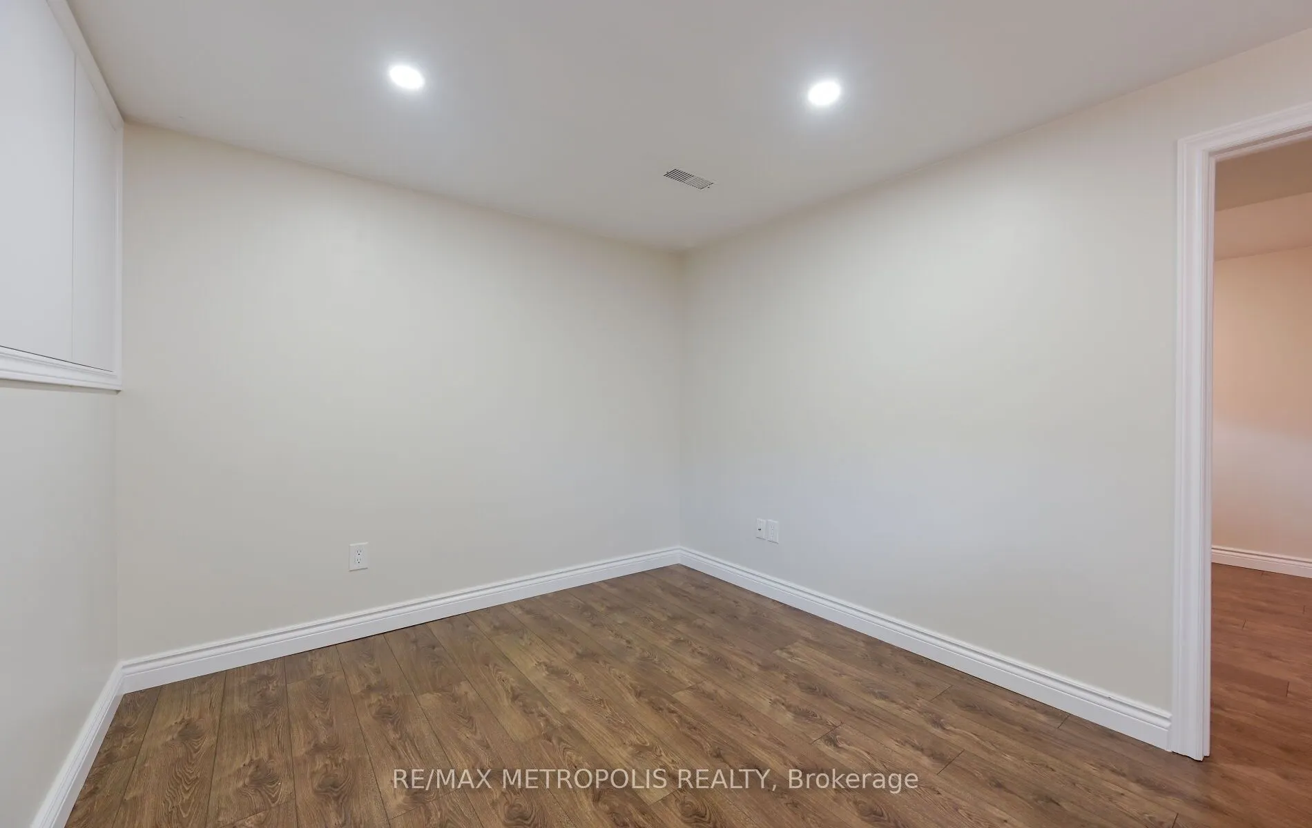 2699 Sherhill Drive, #Lower