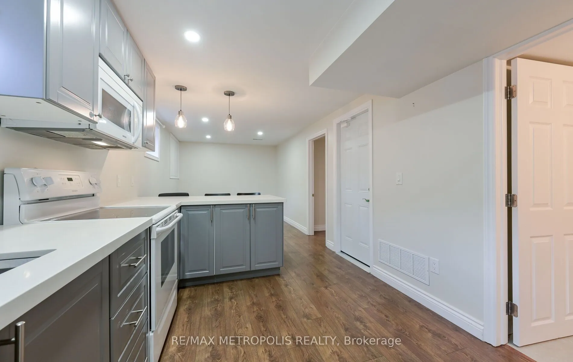2699 Sherhill Drive, #Lower