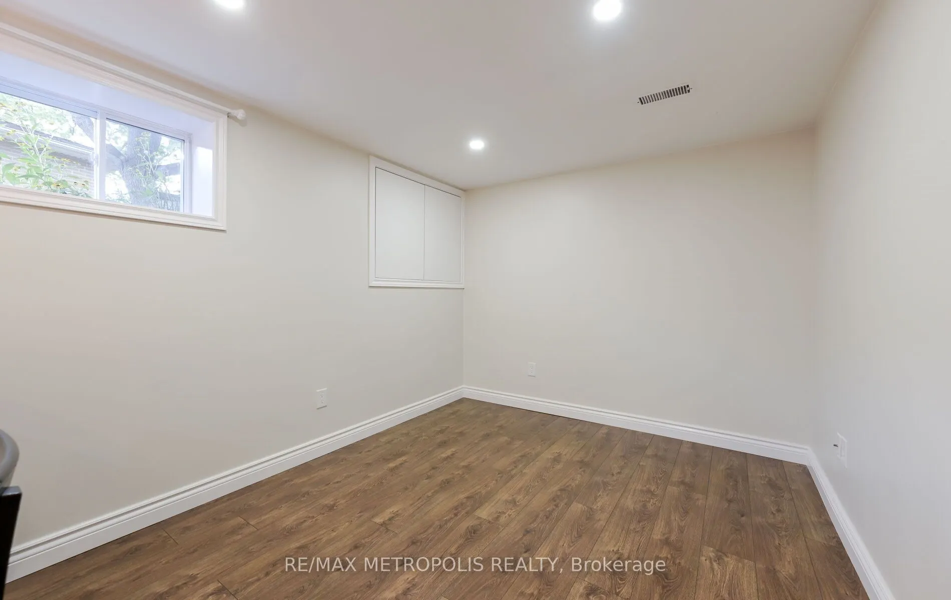 2699 Sherhill Drive, #Lower