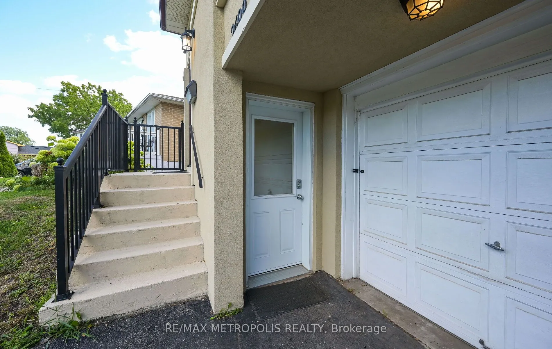 2699 Sherhill Drive, #Lower
