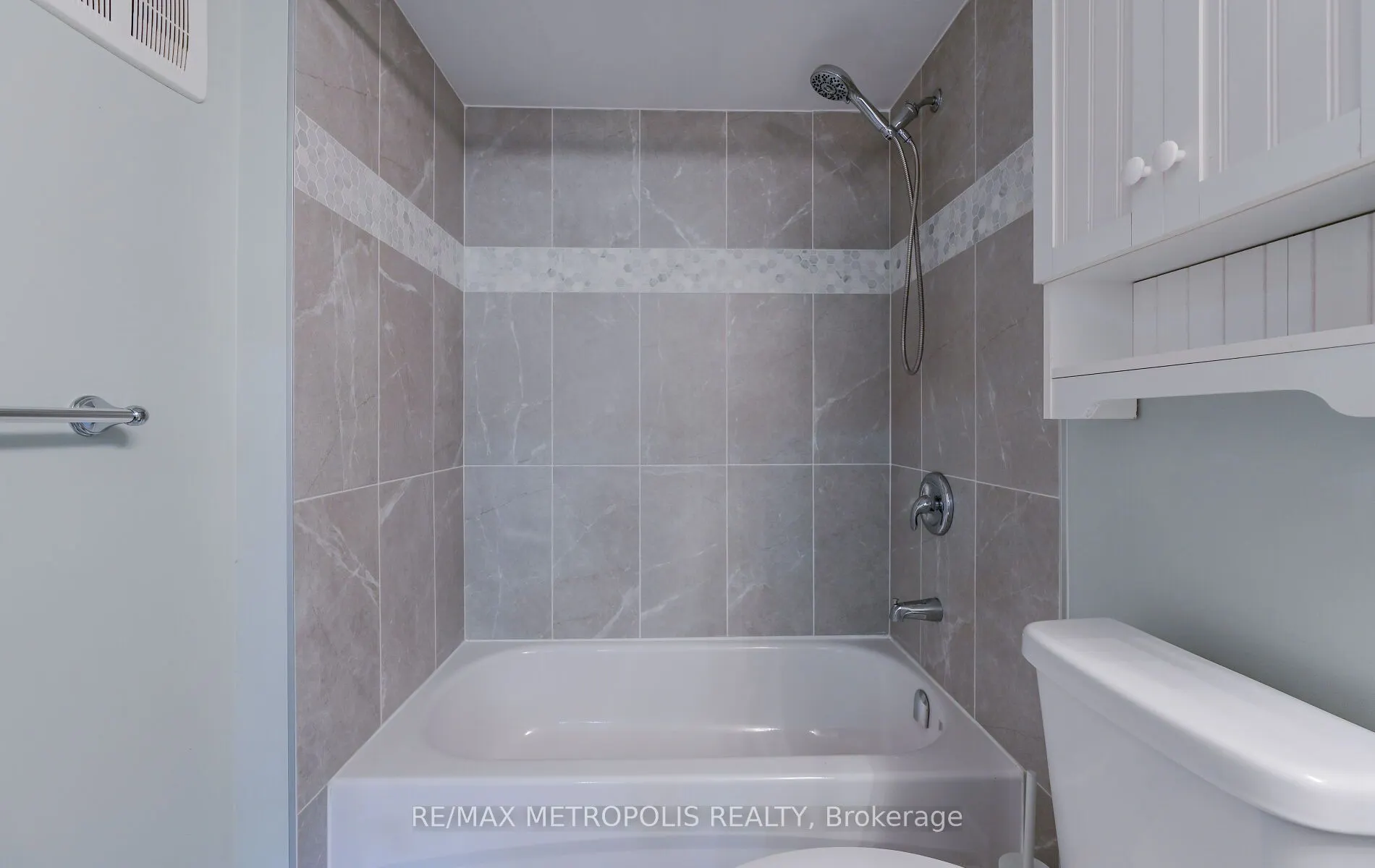2699 Sherhill Drive, #Lower