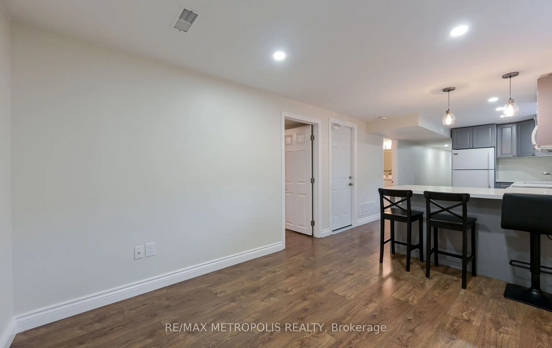 2699 Sherhill Drive, #Lower