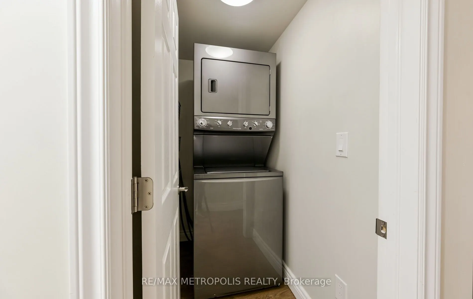2699 Sherhill Drive, #Lower