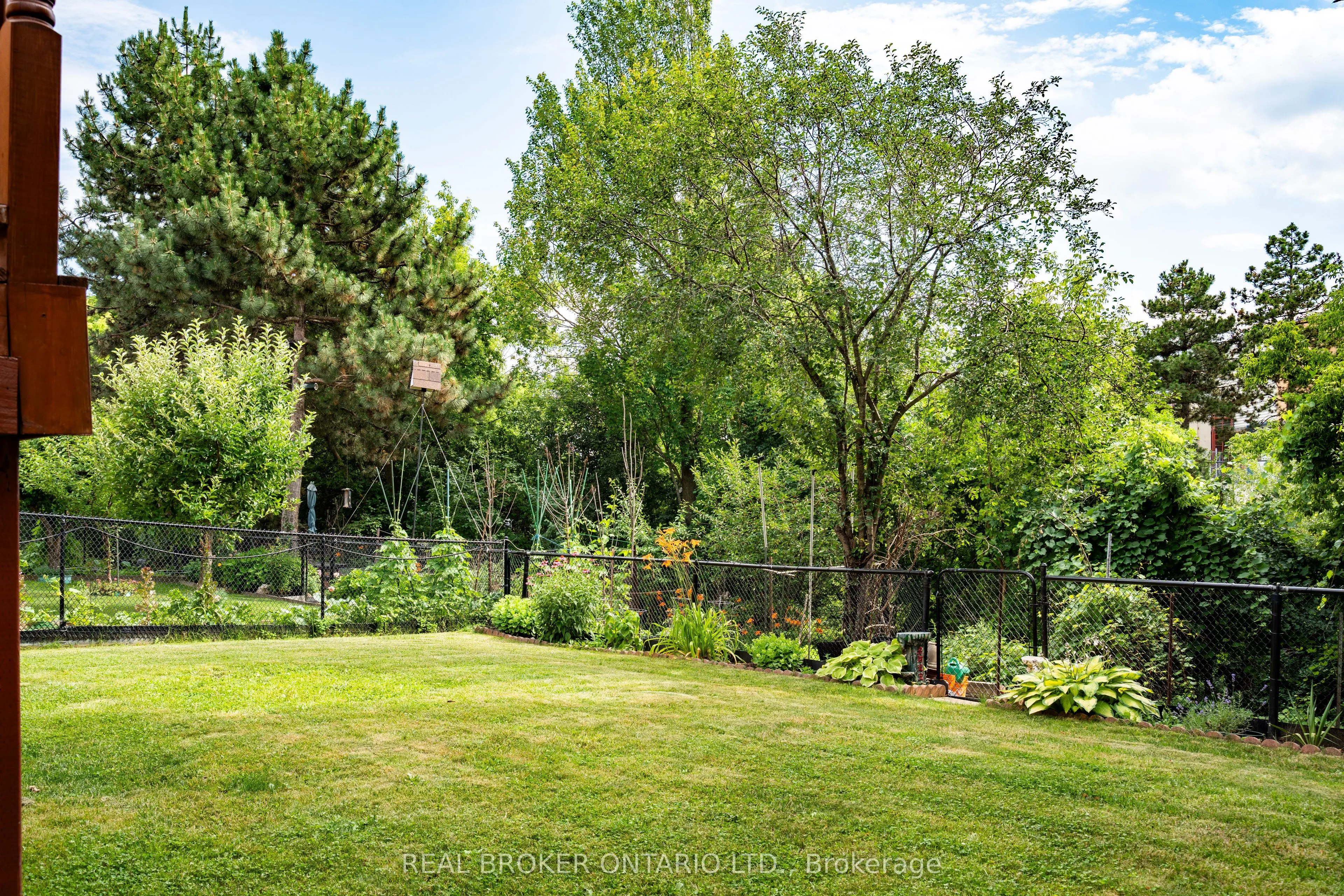 21 Vivians Crescent