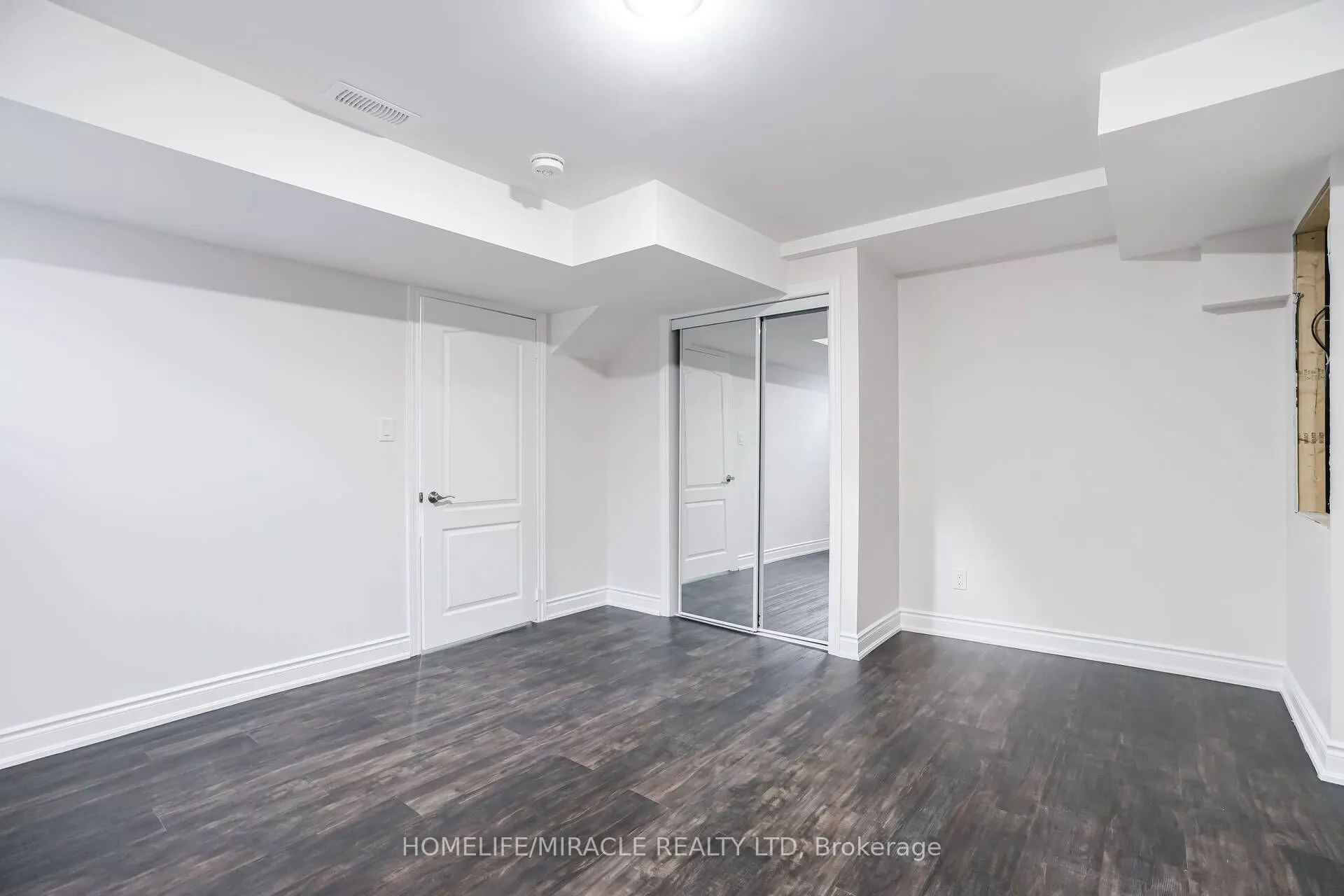 21 Ezra Crescent