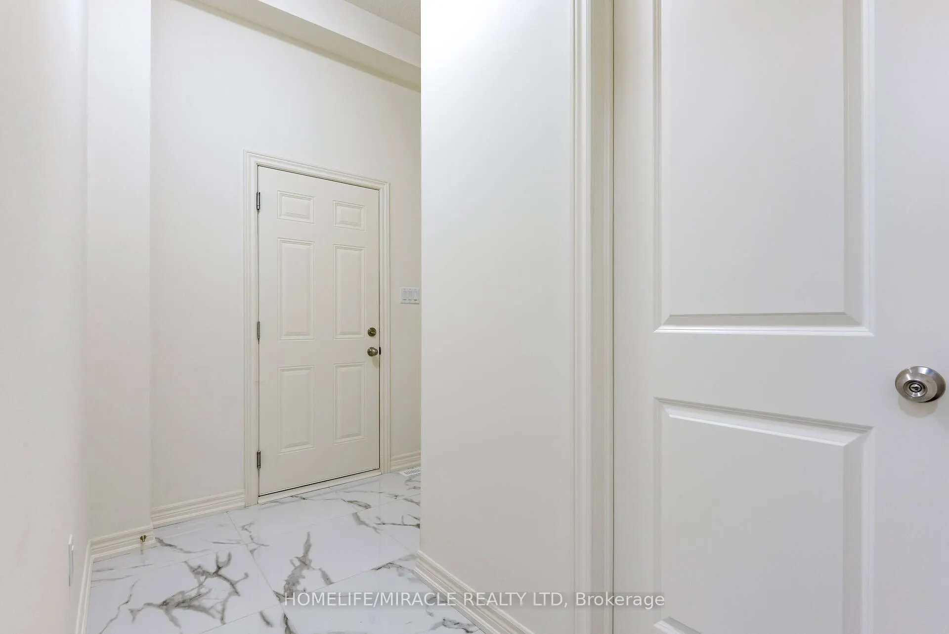 21 Ezra Crescent