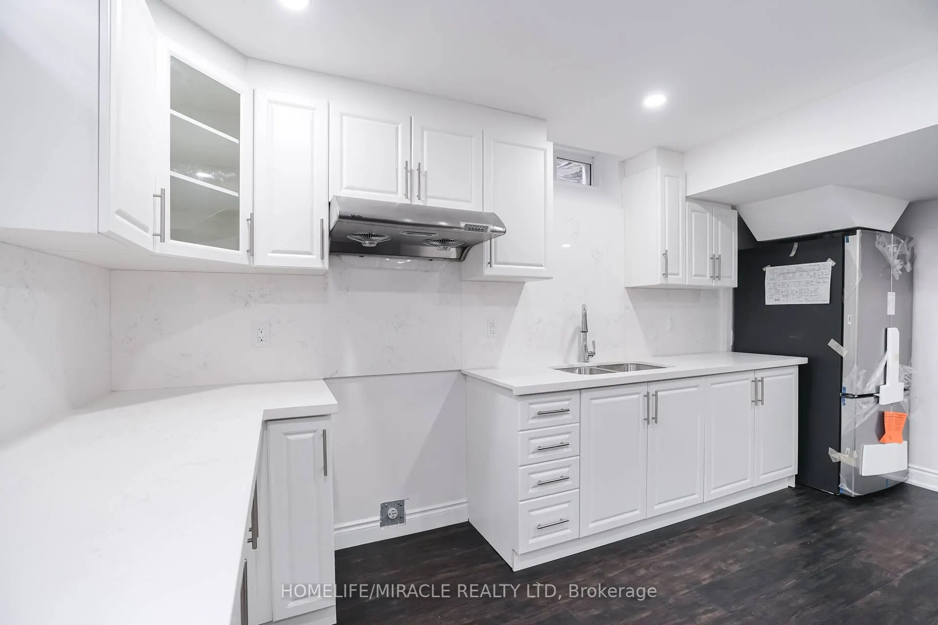 21 Ezra Crescent