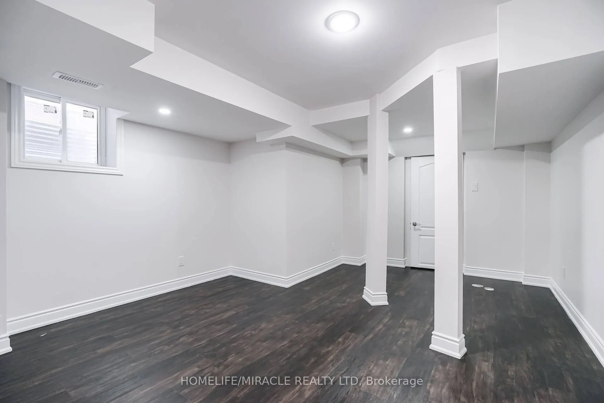 21 Ezra Crescent