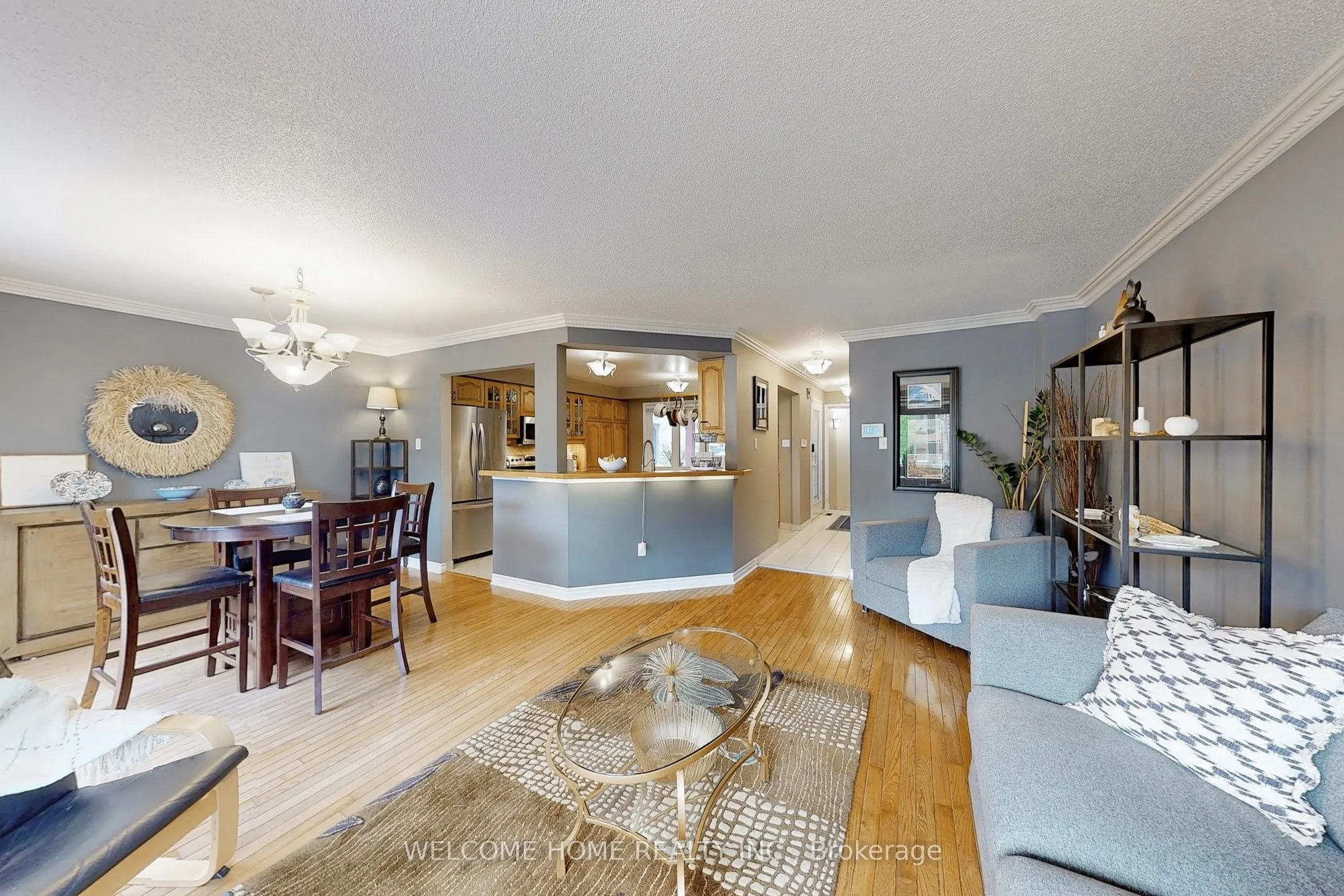 6079 Leeside Crescent