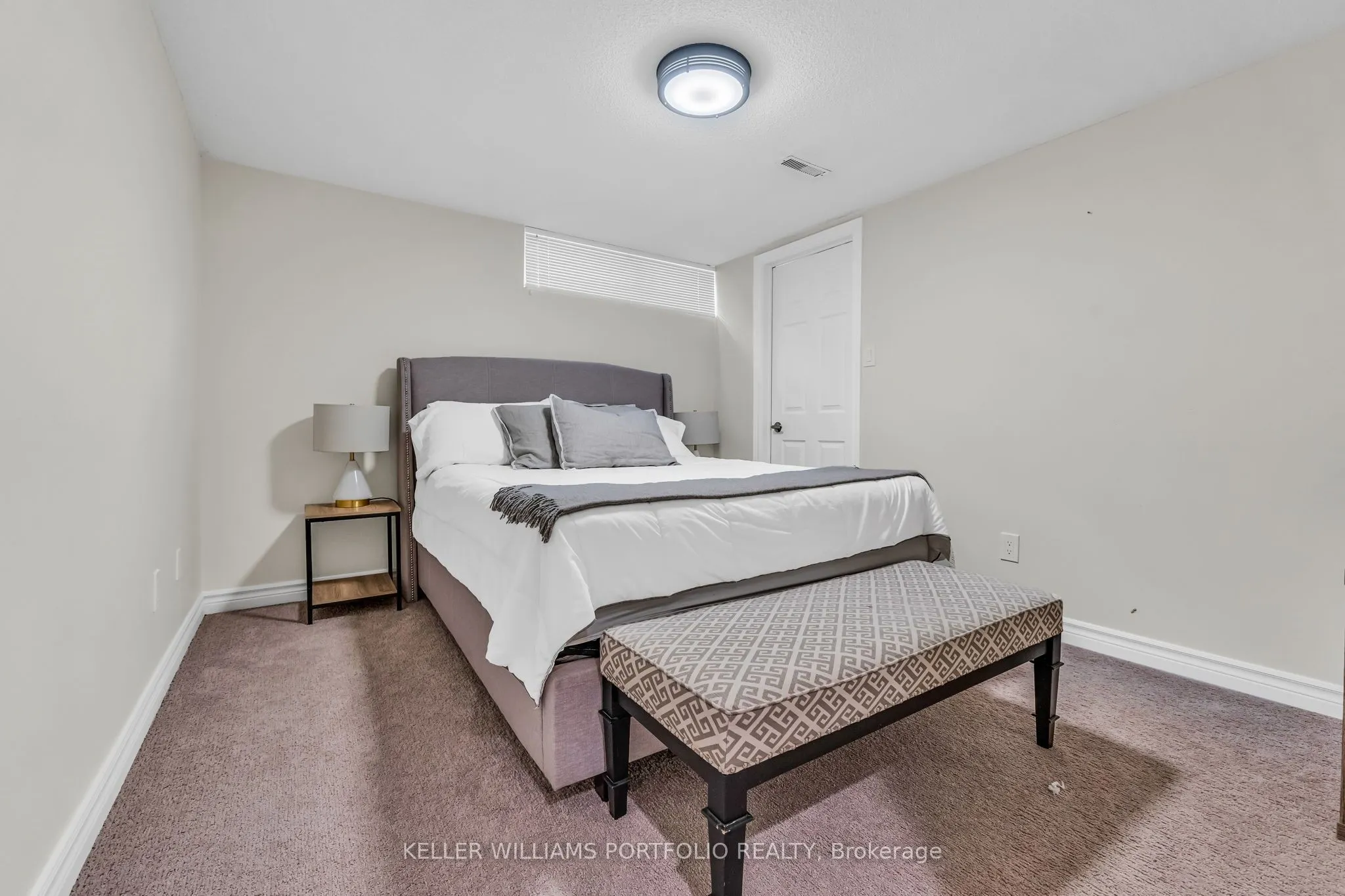 1123 Lakeshore Road E