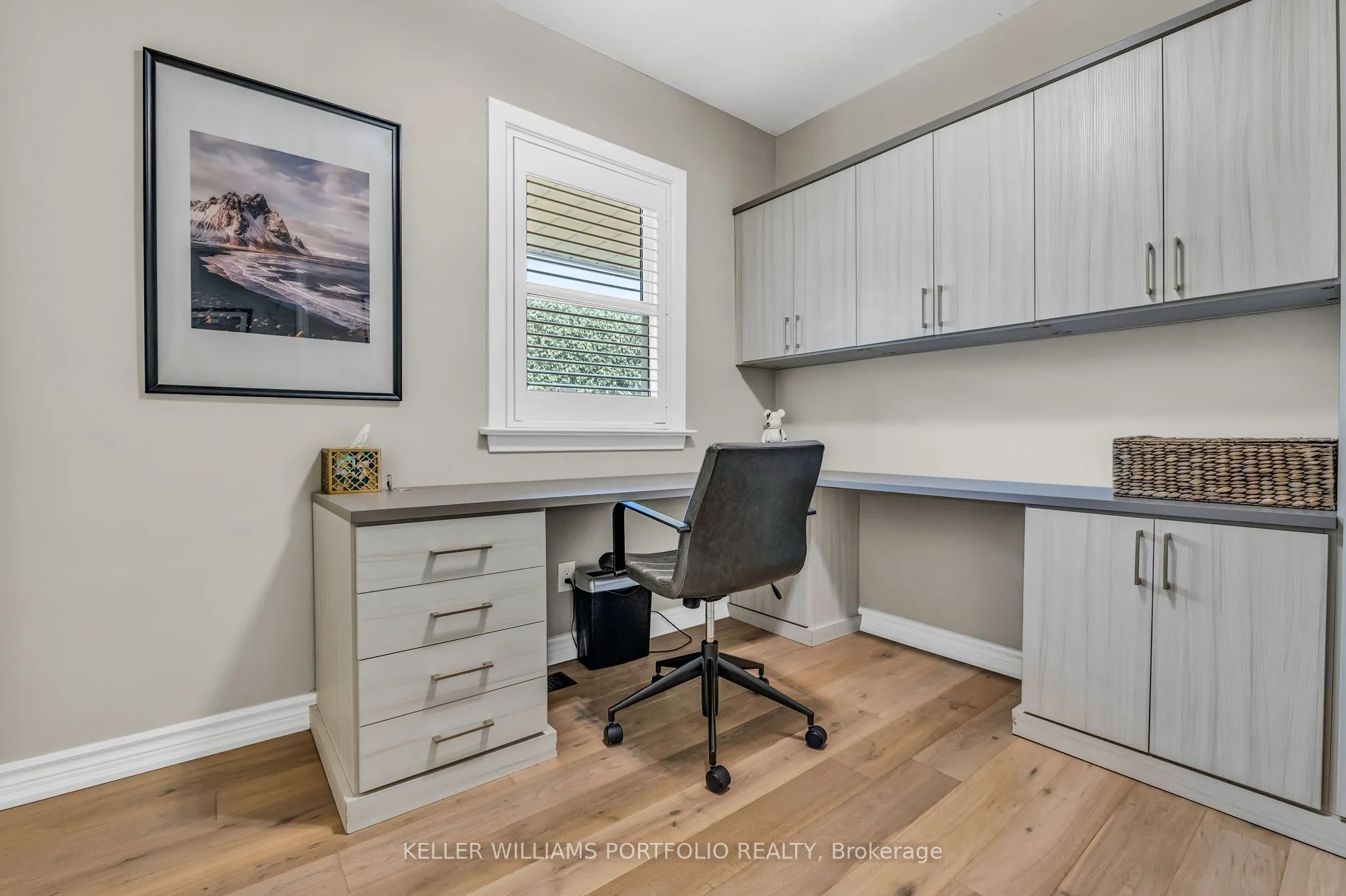 1123 Lakeshore Road E