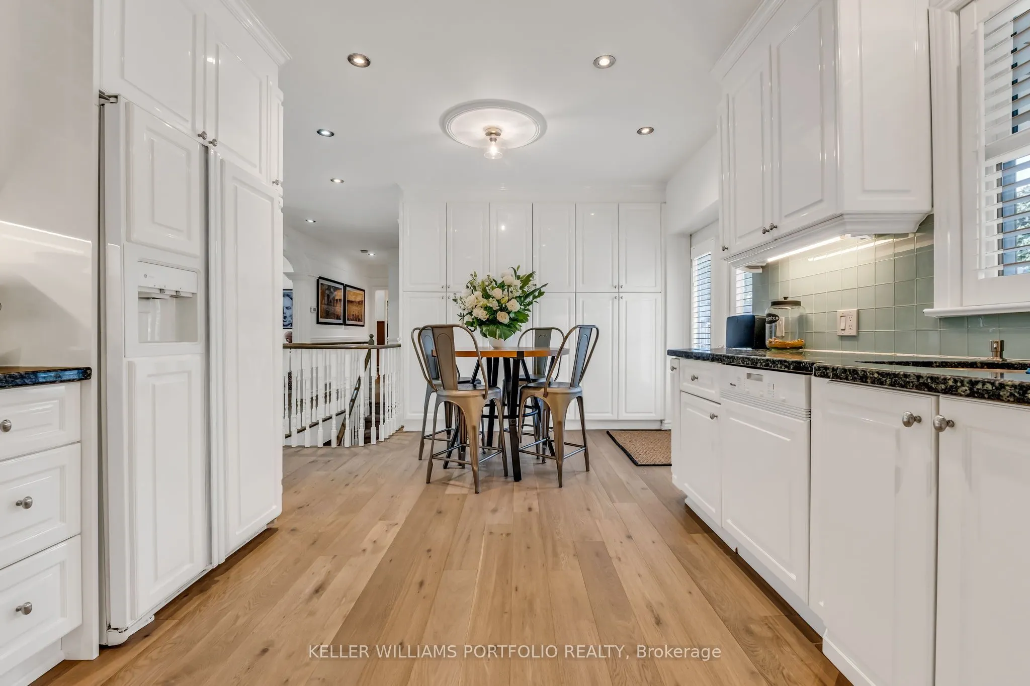 1123 Lakeshore Road E