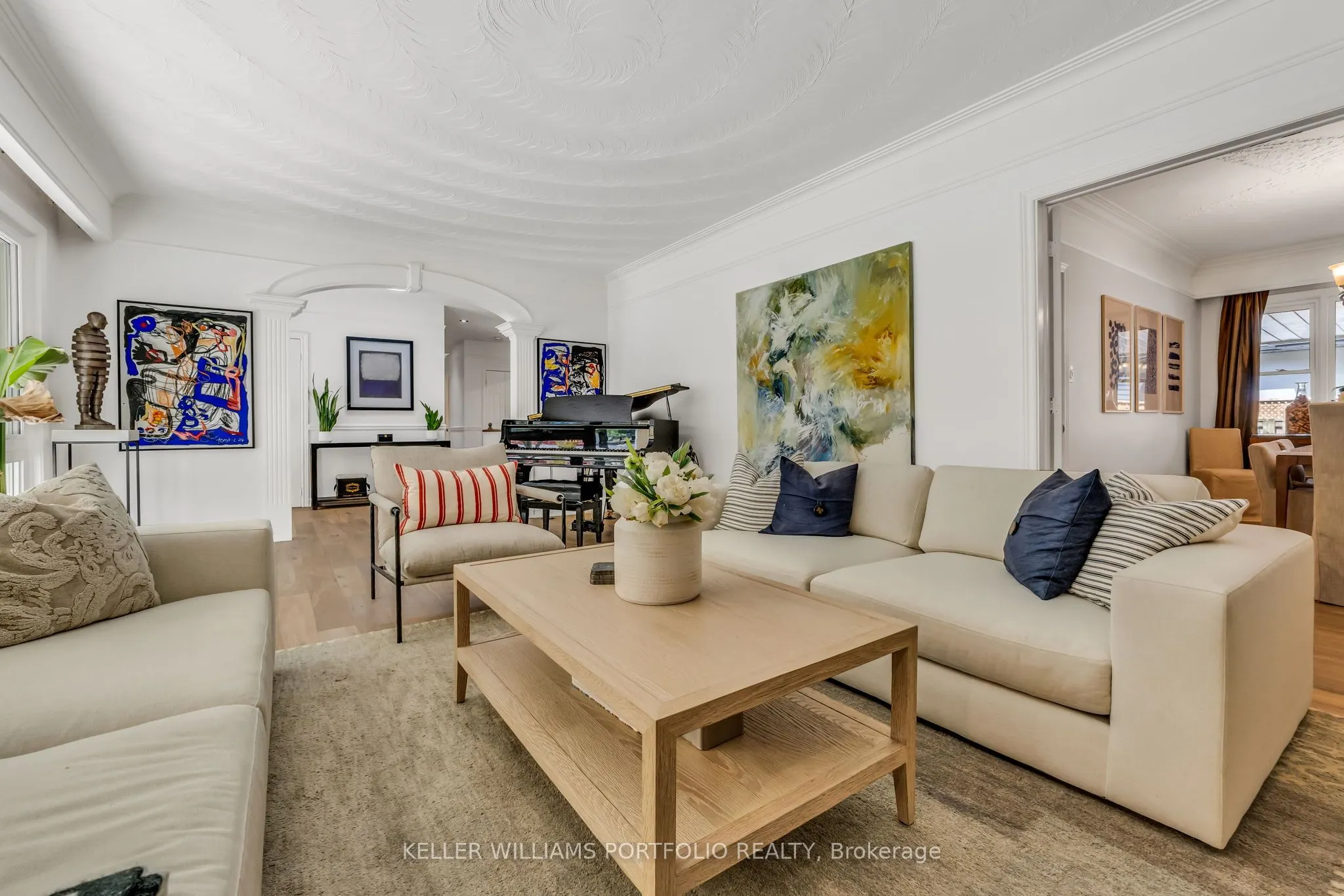 1123 Lakeshore Road E