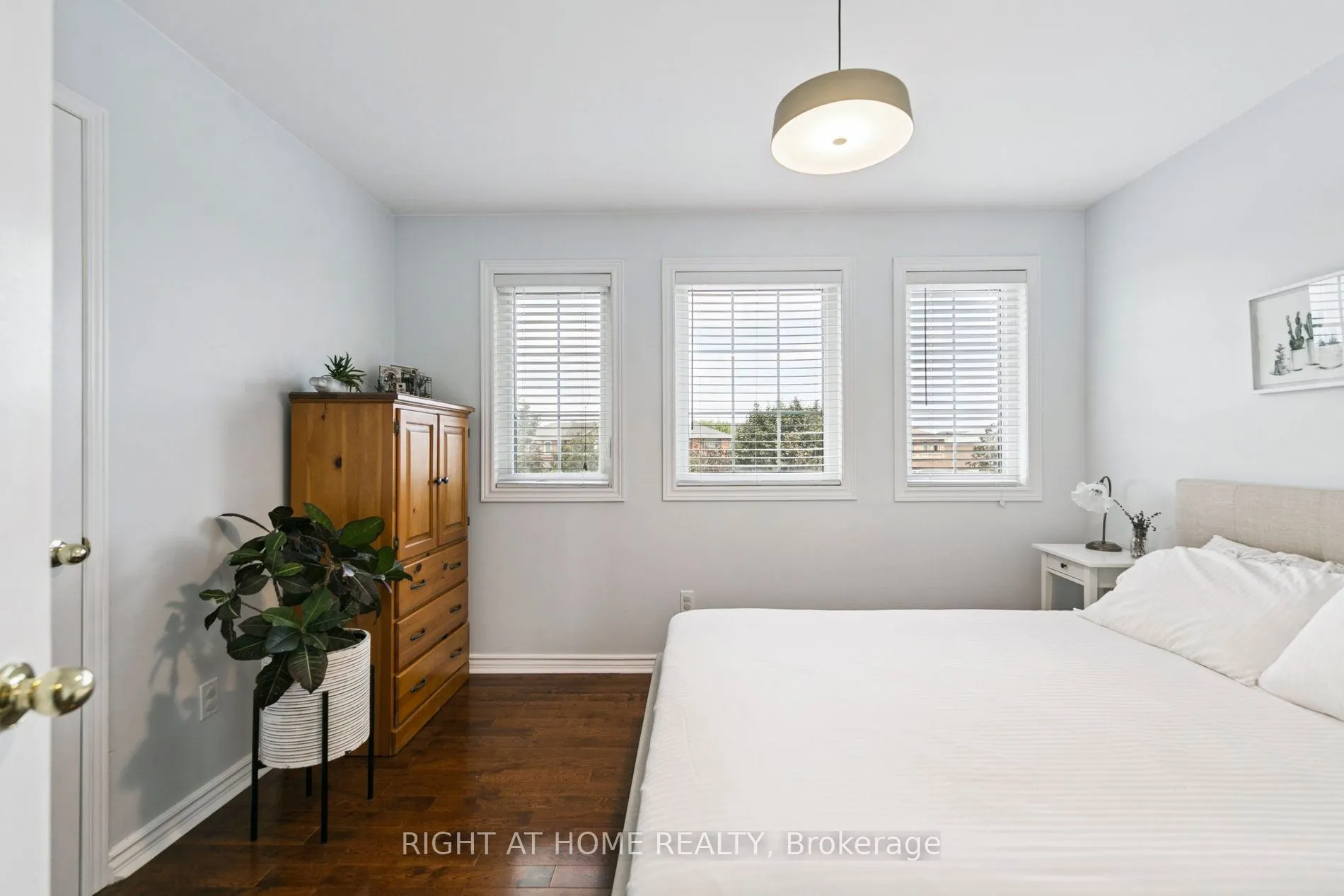 550 Eliza Crescent