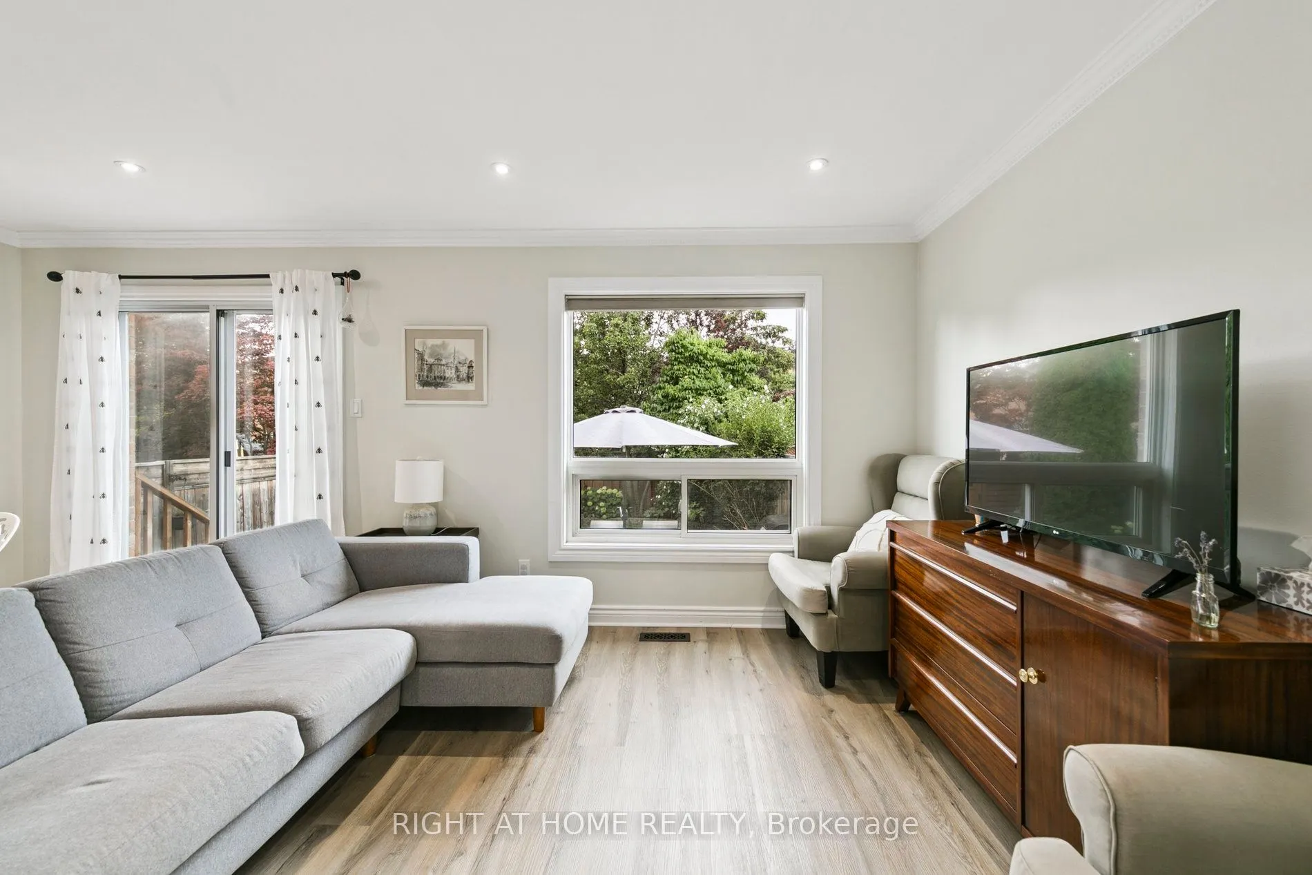 550 Eliza Crescent