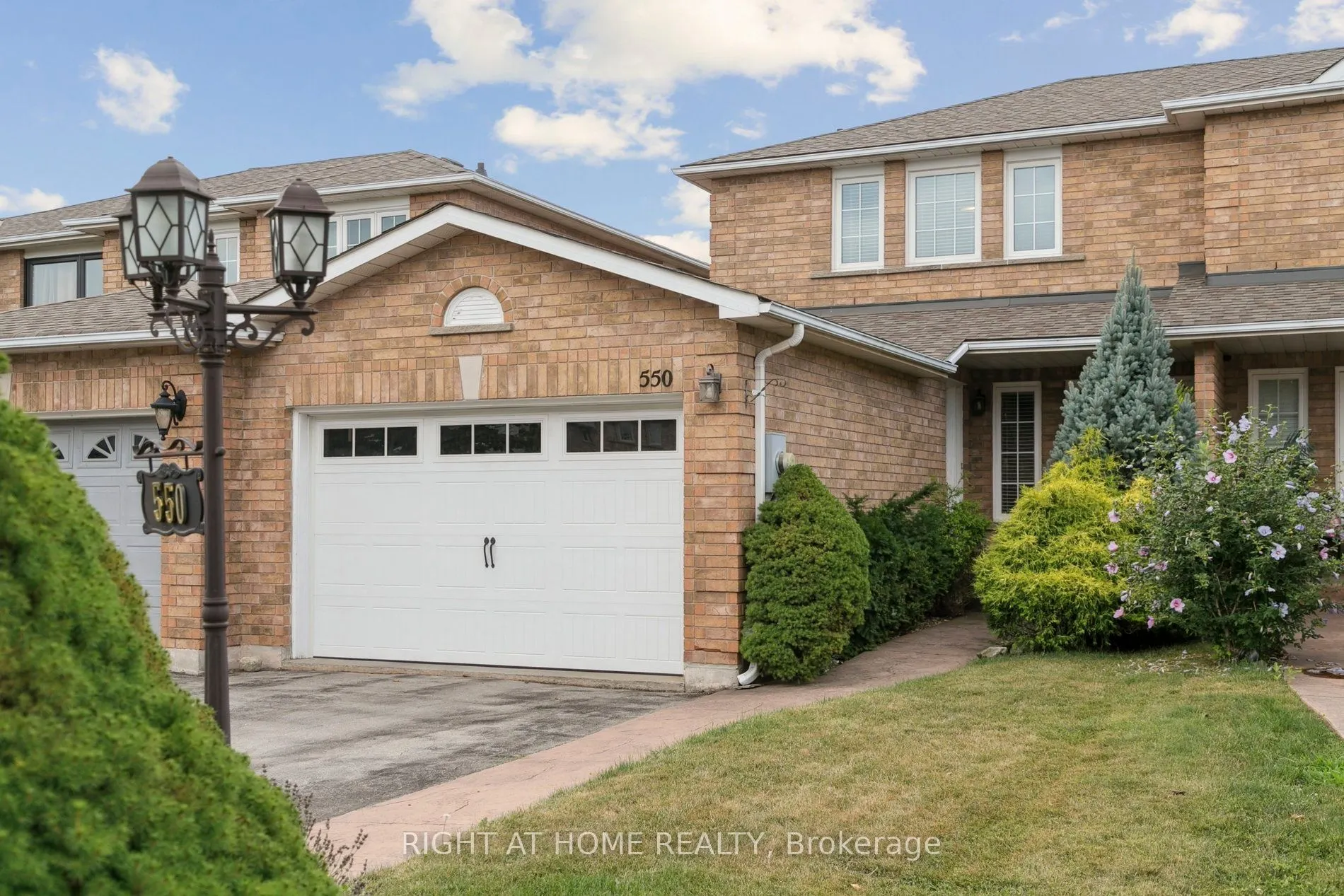 550 Eliza Crescent