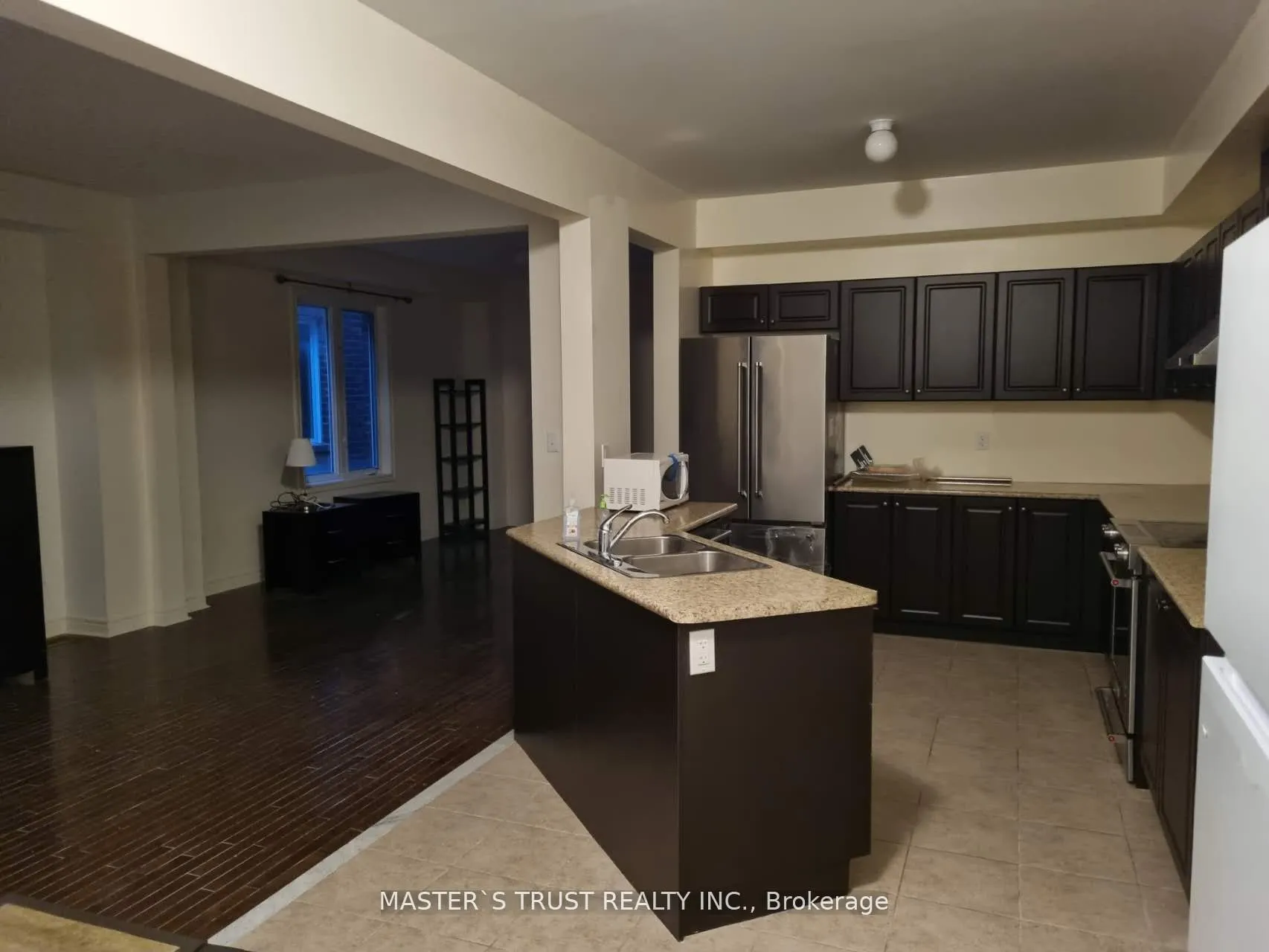 15 Isaac Devins Boulevard