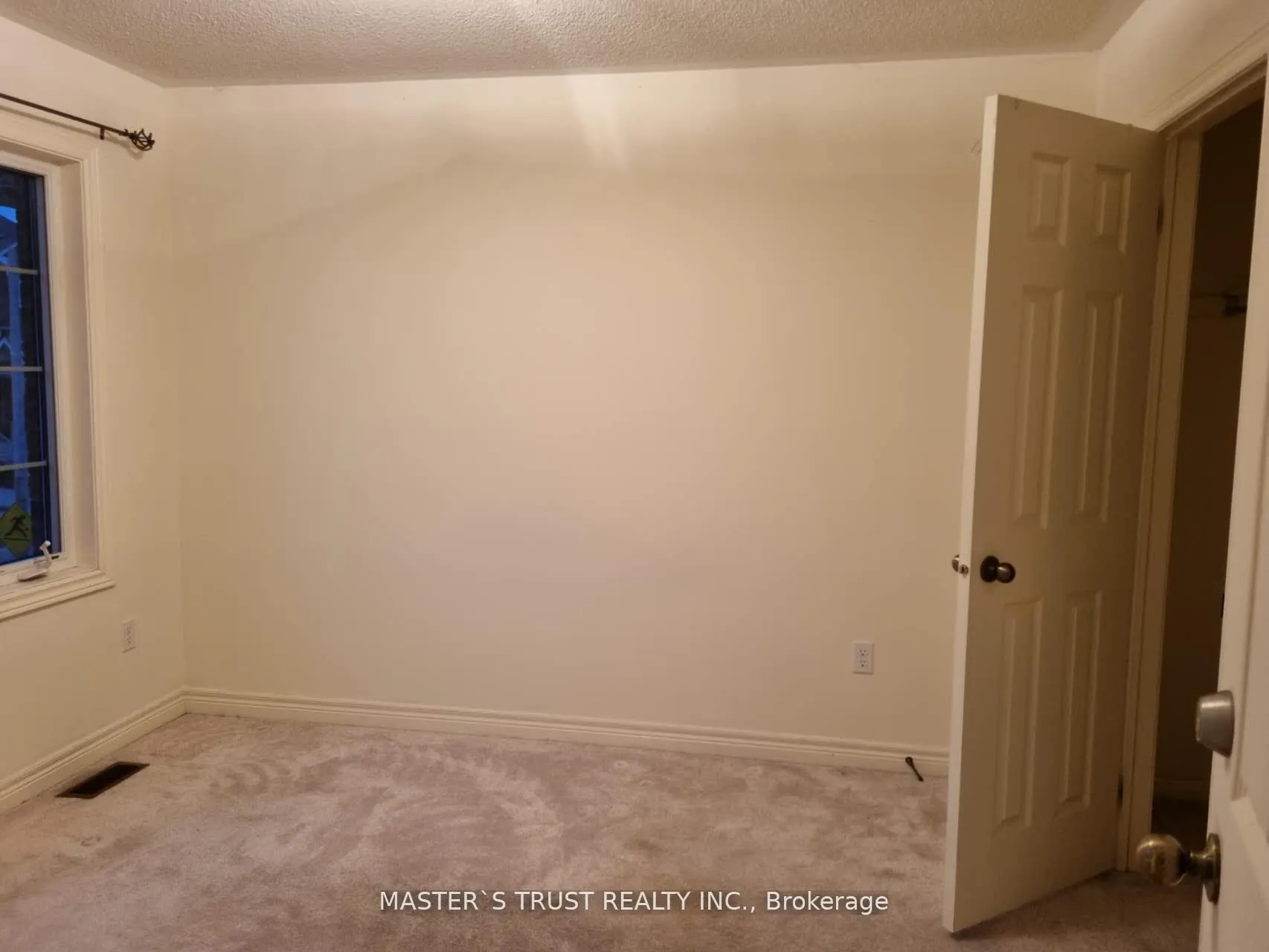 15 Isaac Devins Boulevard