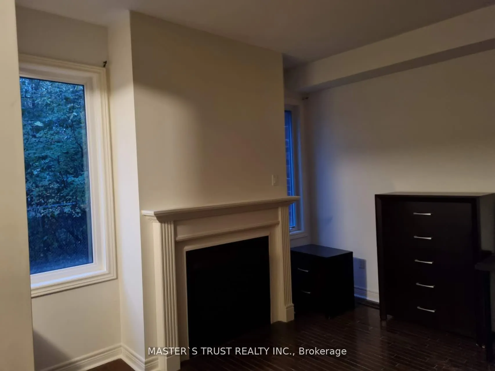 15 Isaac Devins Boulevard