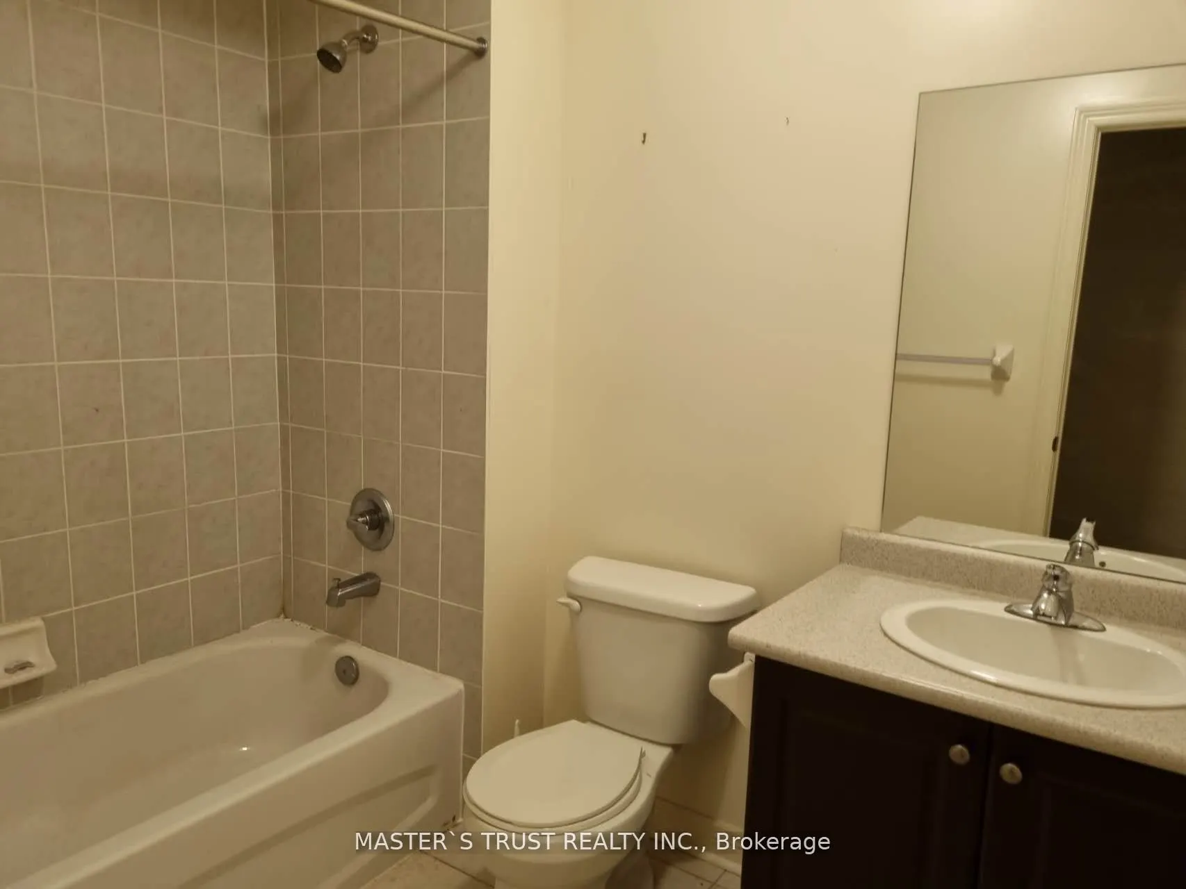 15 Isaac Devins Boulevard