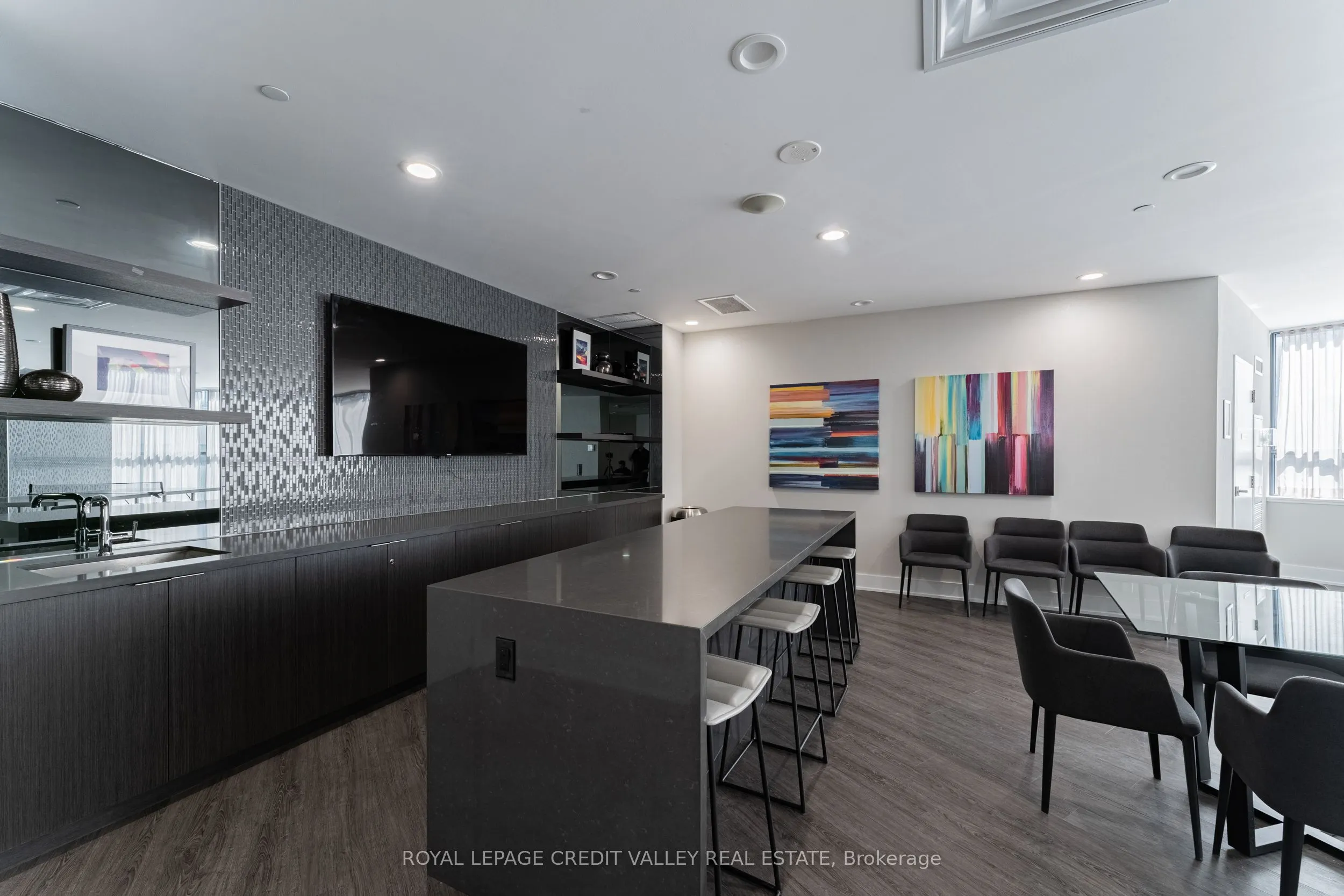 10 Park Lawn Road, #4006