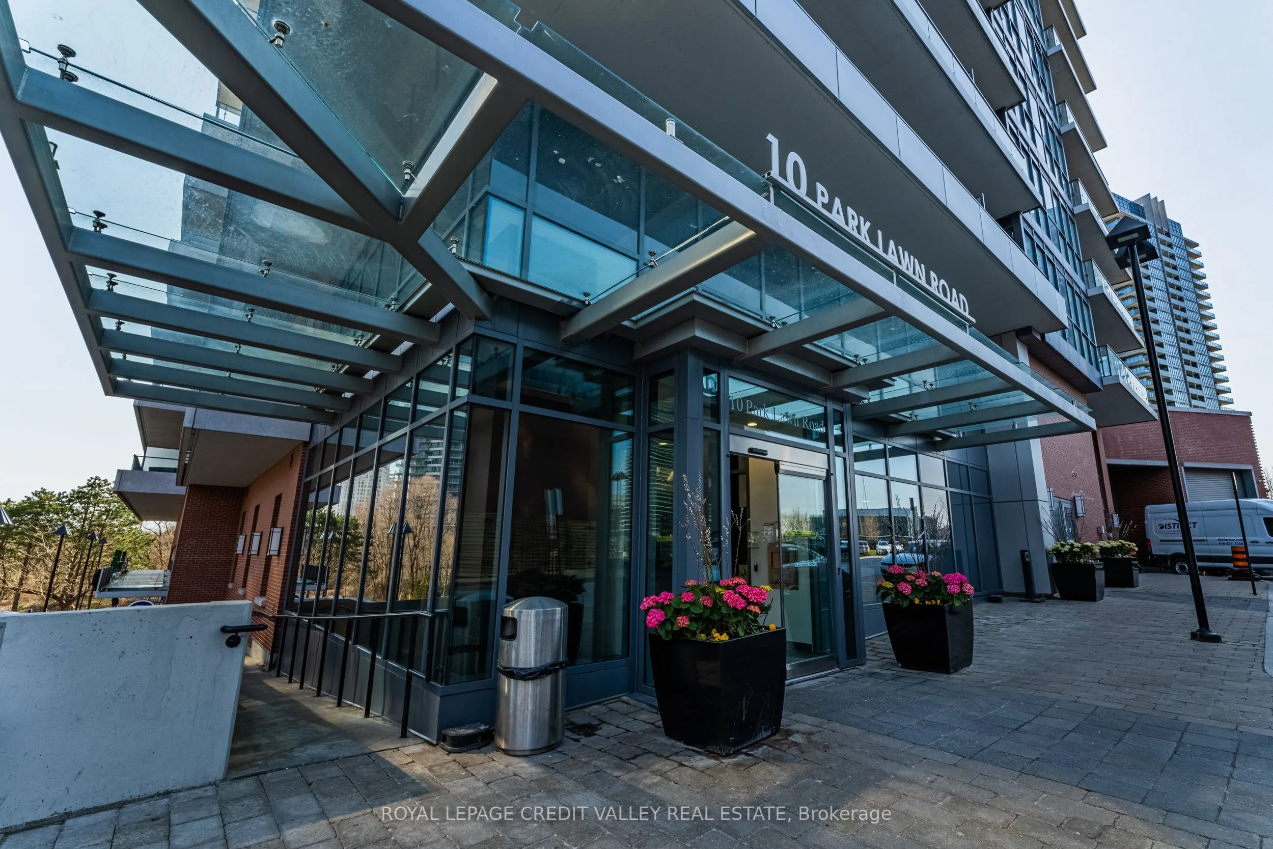 10 Park Lawn Road, #4006